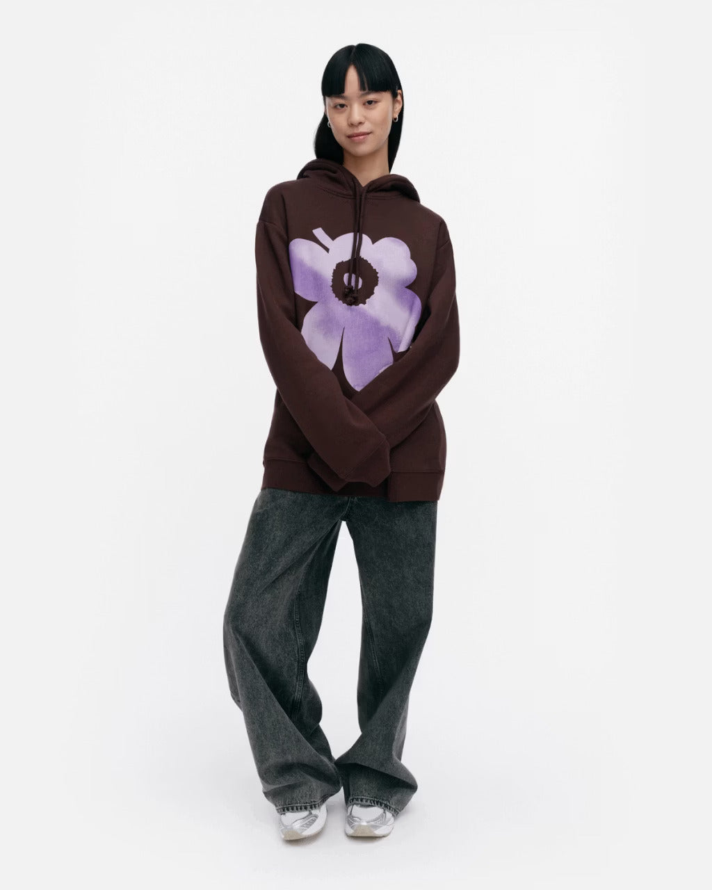 marimekko-unisex-huppari-runoja-unikko-placement-huppari-ruskea-kuosillinen-1