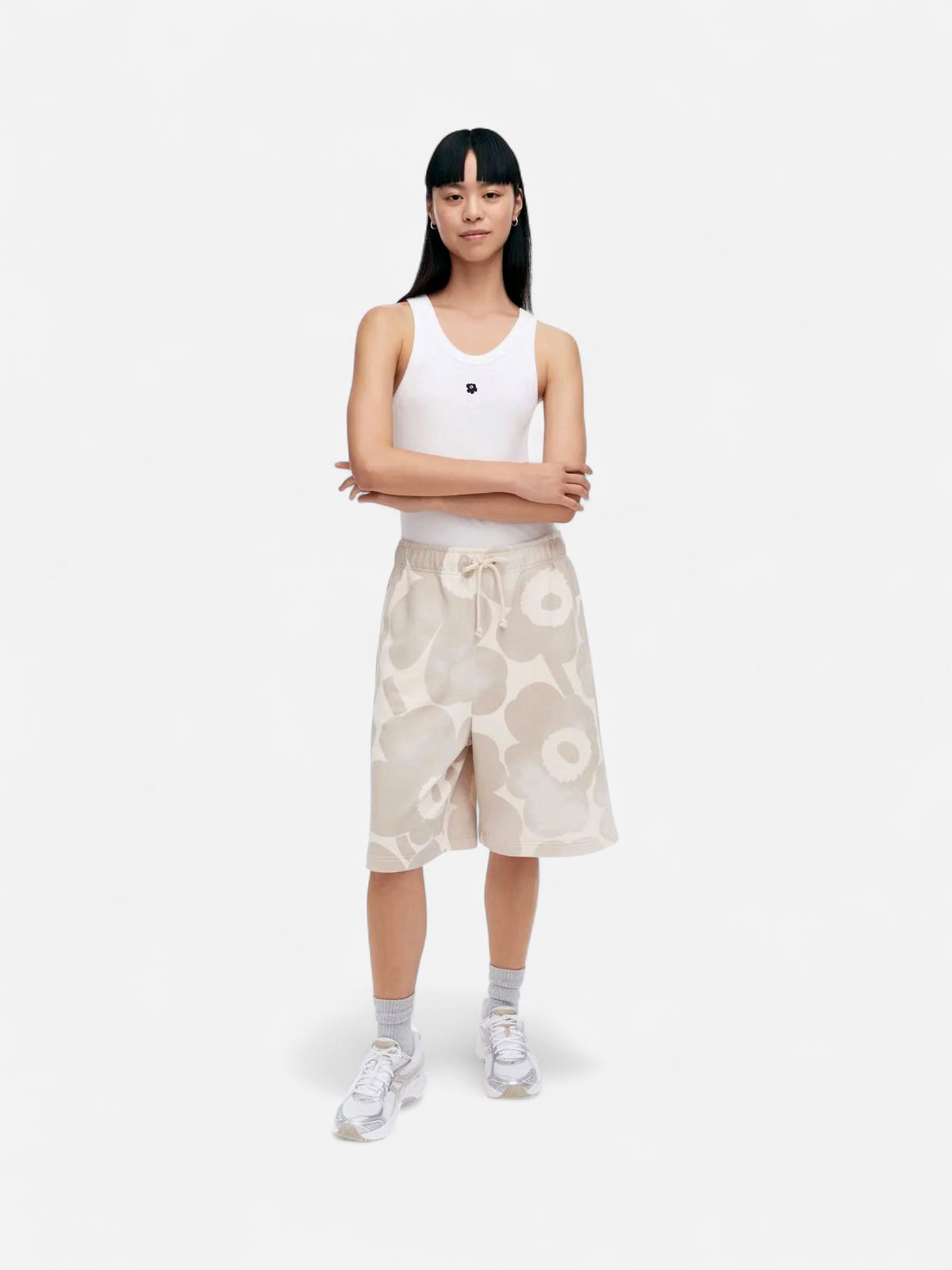 Marimekko unisex shortsit, SARANA AKVARELLI UNIKKO SHORTSIT Beige Kuosi - Kekäle.fi