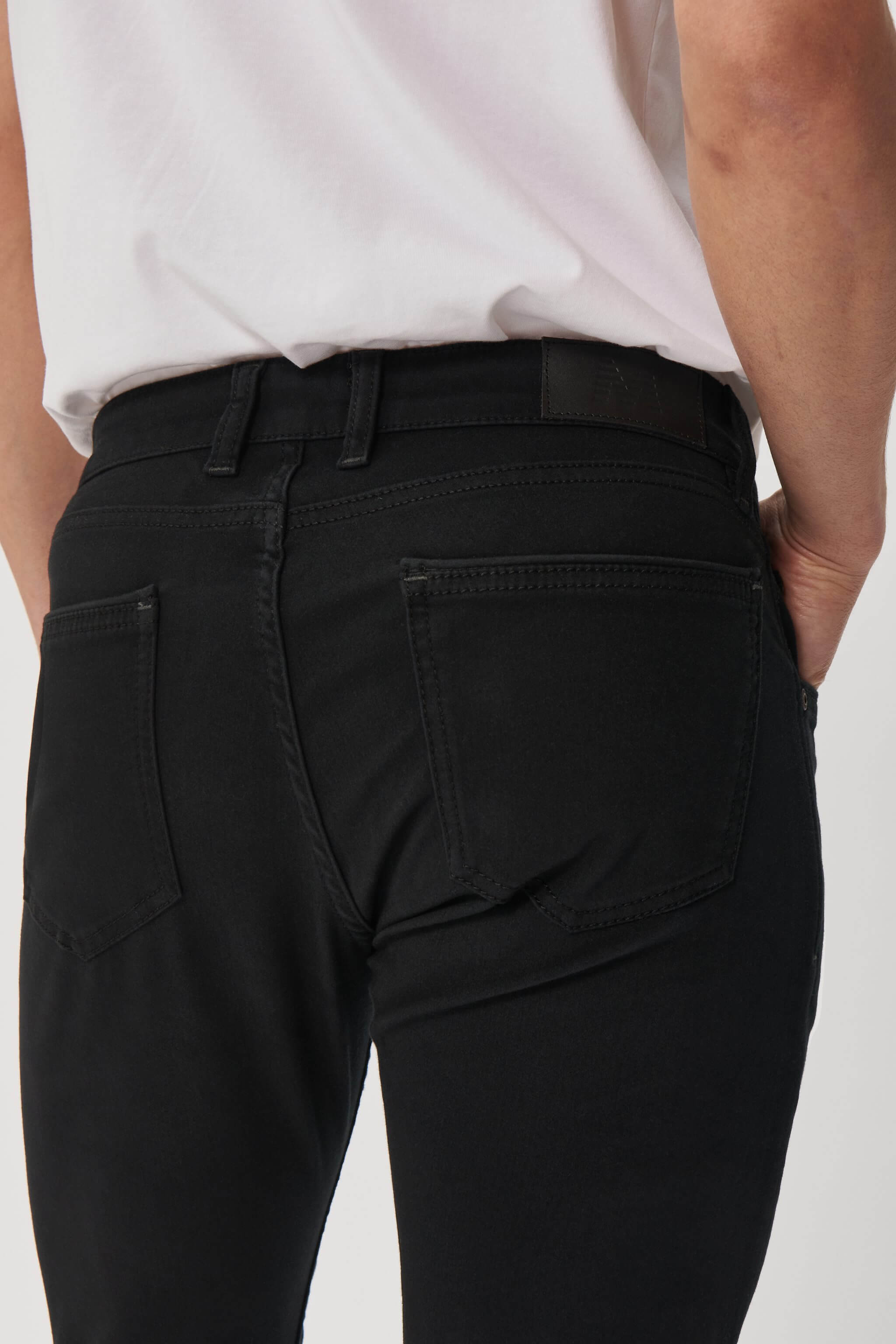 matinique-miesten-housut-pete-5-pocket-black-3