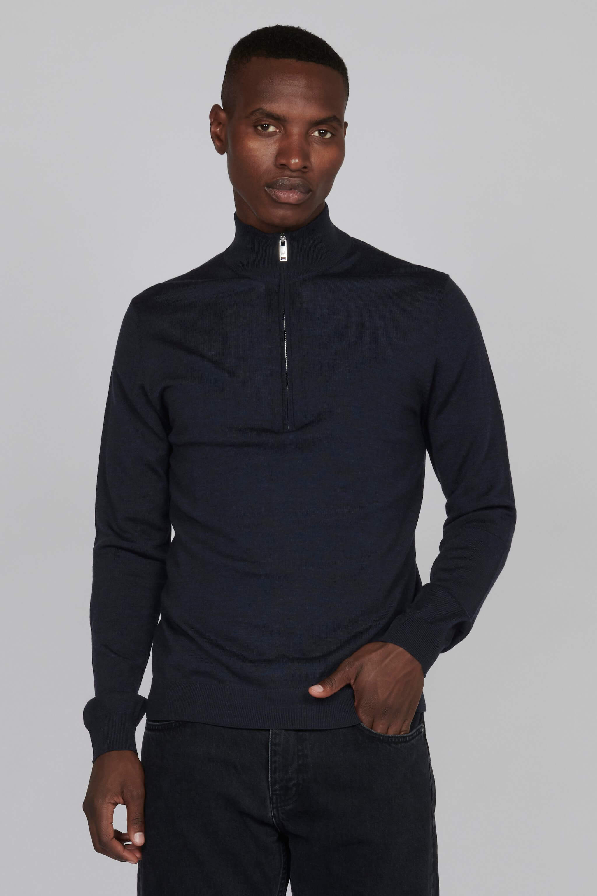 matinique-miesten-neule-mason-half-zip-merino-tummansininen-1