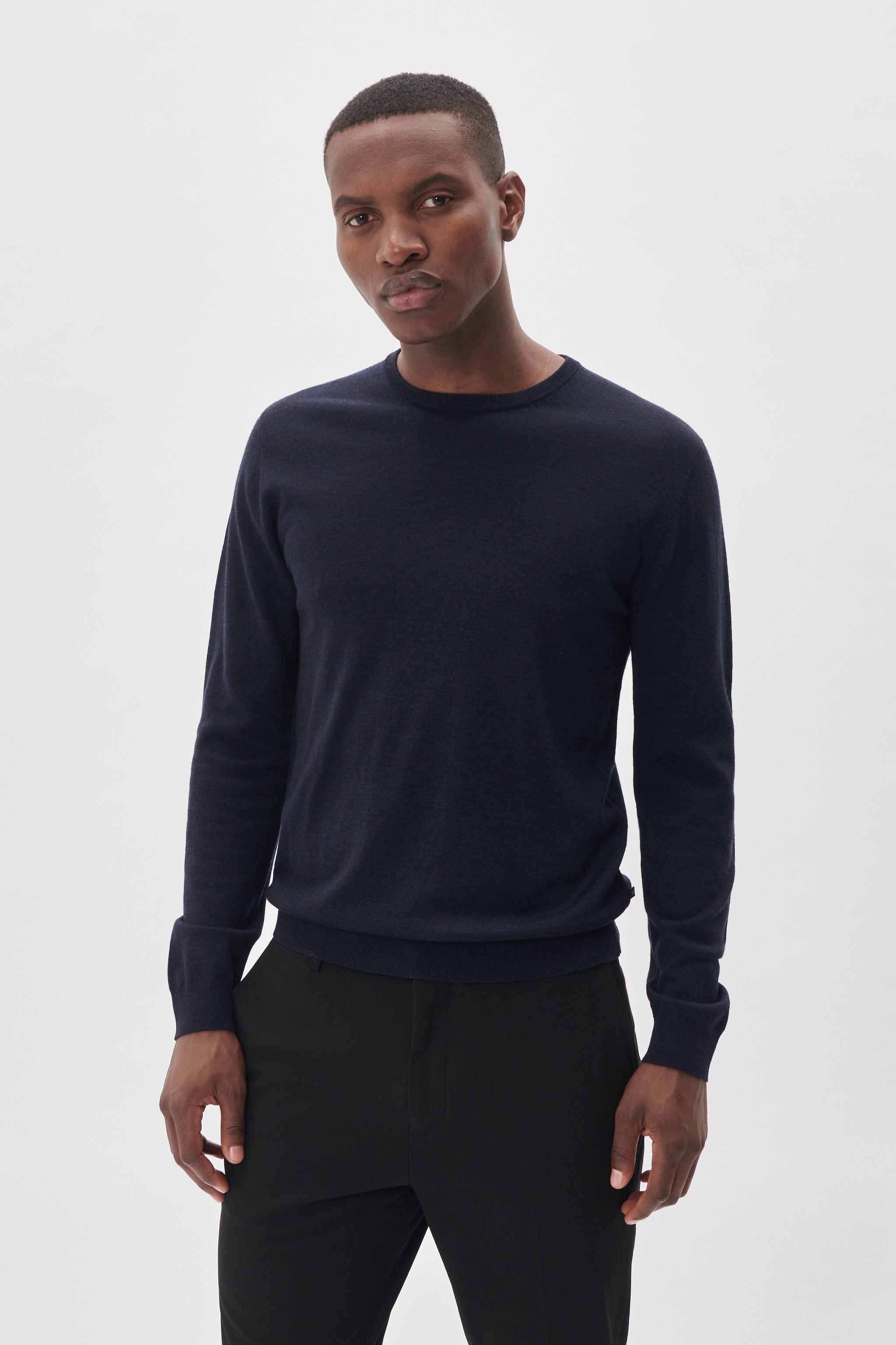 matinique-miesten-neulepusero-margrate-merino-nos-dark-navy-1