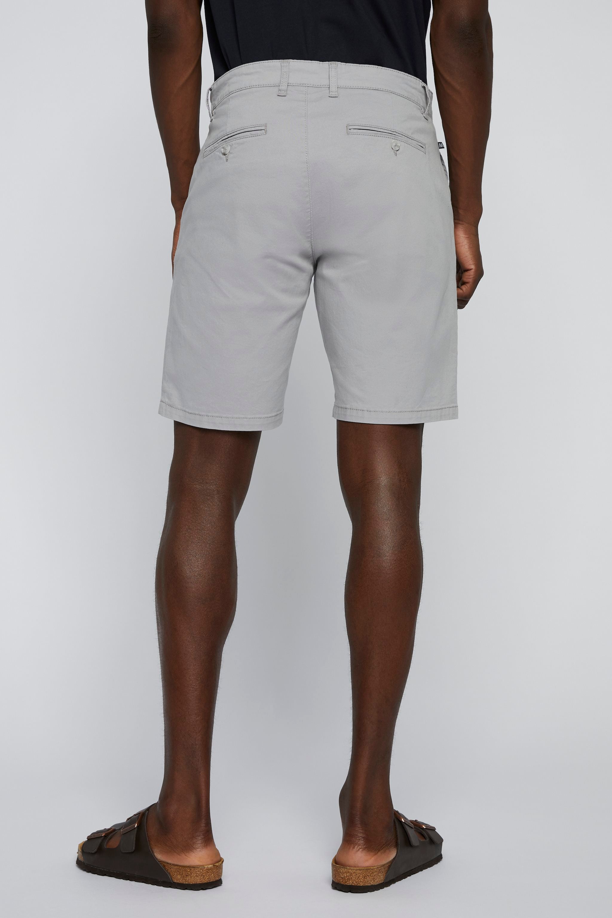 matinique-shortsit-thomas-short-seasonal-vaaleanharmaa-2