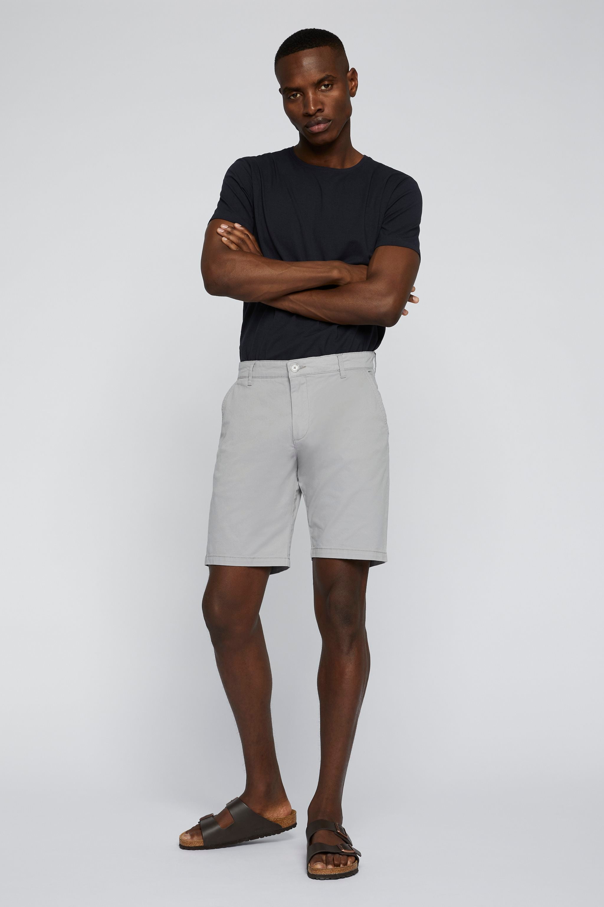 matinique-shortsit-thomas-short-seasonal-vaaleanharmaa-3