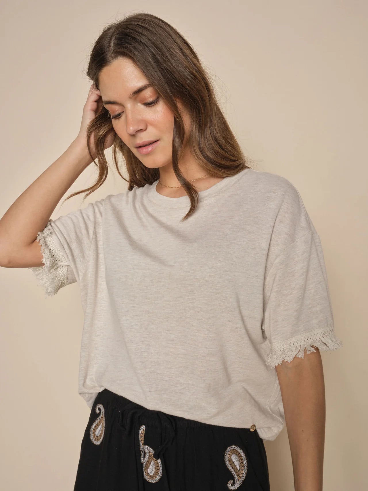 mos-mosh-naisten-t-paita-kalu-o-ss-fringe-tee-kitti-1