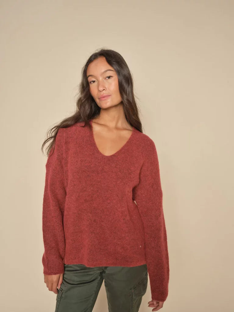 mos-mosh-neule-thora-v-neck-knit-punainen-1