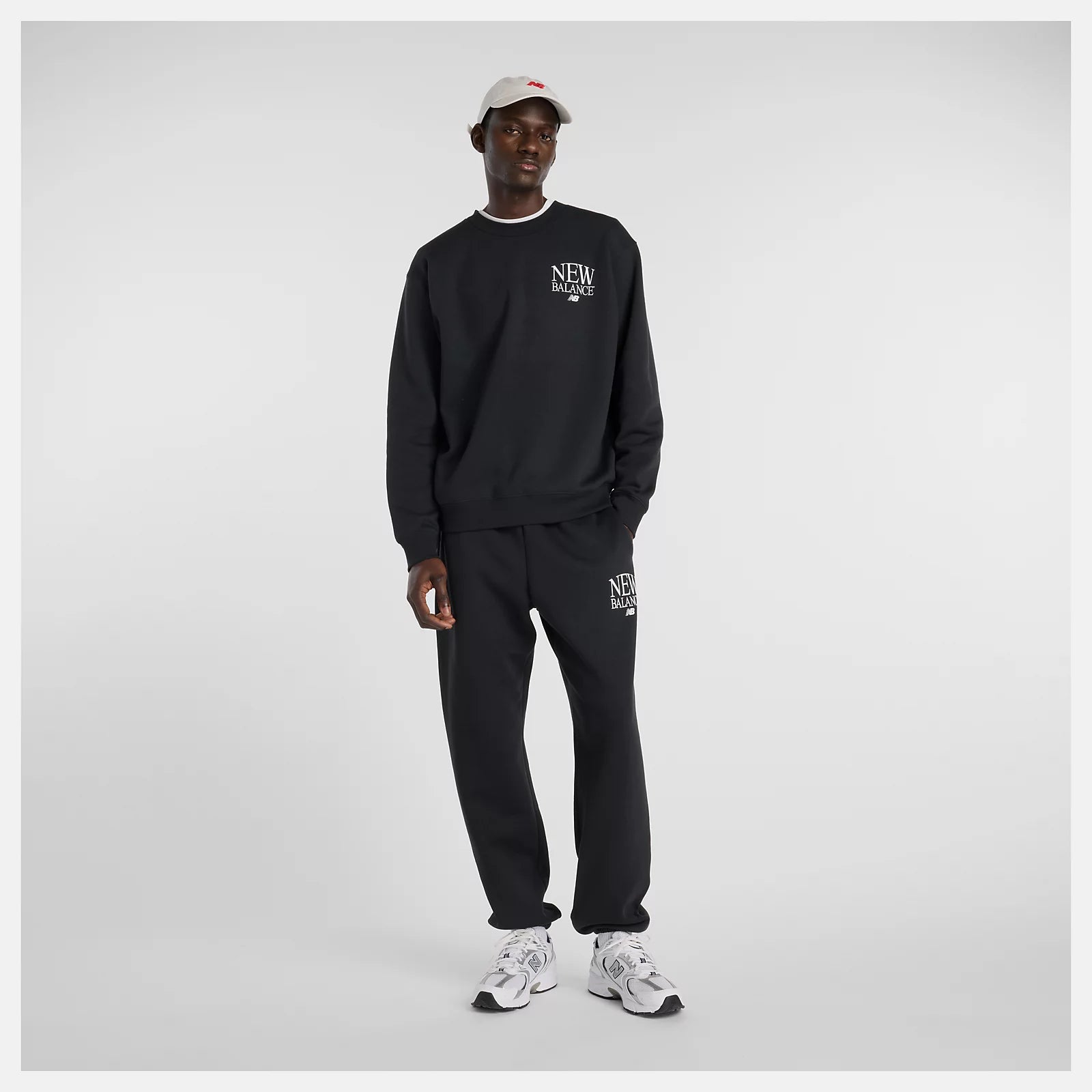 New Balance miesten collegepaita Reimagined Fleece Crew Sweater, musta