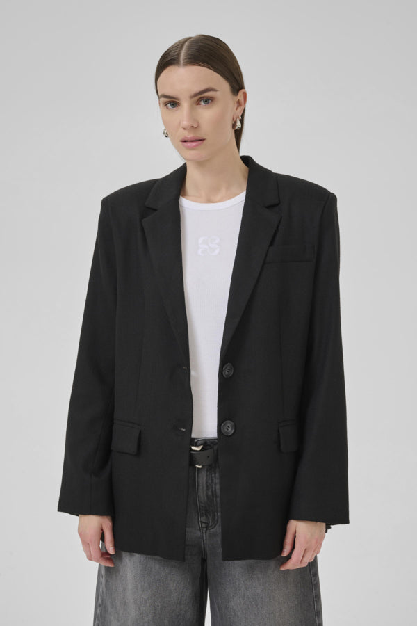 my-essential-wardrobe-naisten-bleiseri-emmymw-blazer-musta-1
