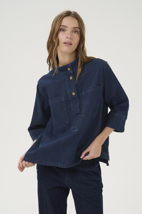 my-essential-wardrobe-naisten-farkkupaita-laramw-115-boxy-blouse-tummansininen-1