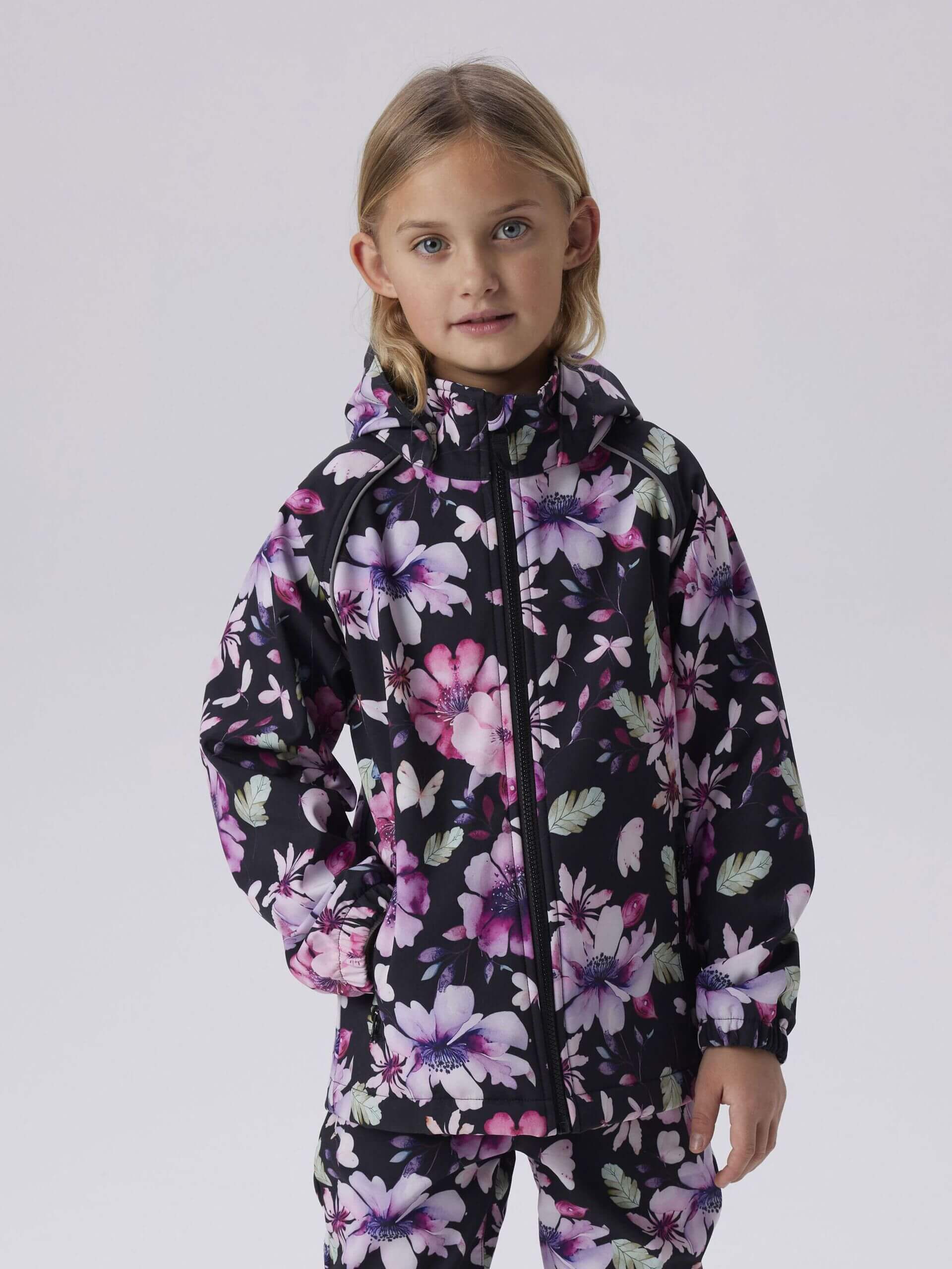 name-it-lasten-softshell-takki-nkfalfa08-softshell-jacket-musta-kuosi-1