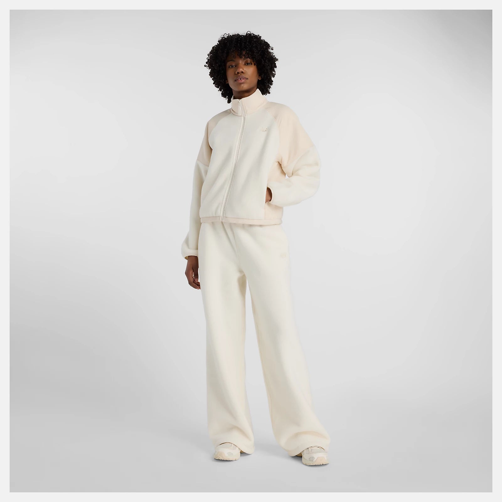 new-balance-naisten-fleecehousut-high-pile-fleece-pant-luonnonvalkoinen-2
