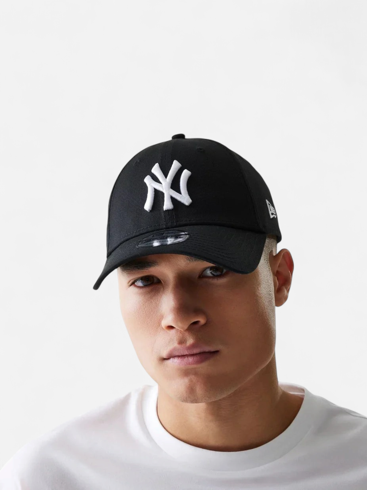 New Era unisex lippis, LEAGUE ESSENTIAL 9FORTY® UNISEX Musta - Kekäle.fi