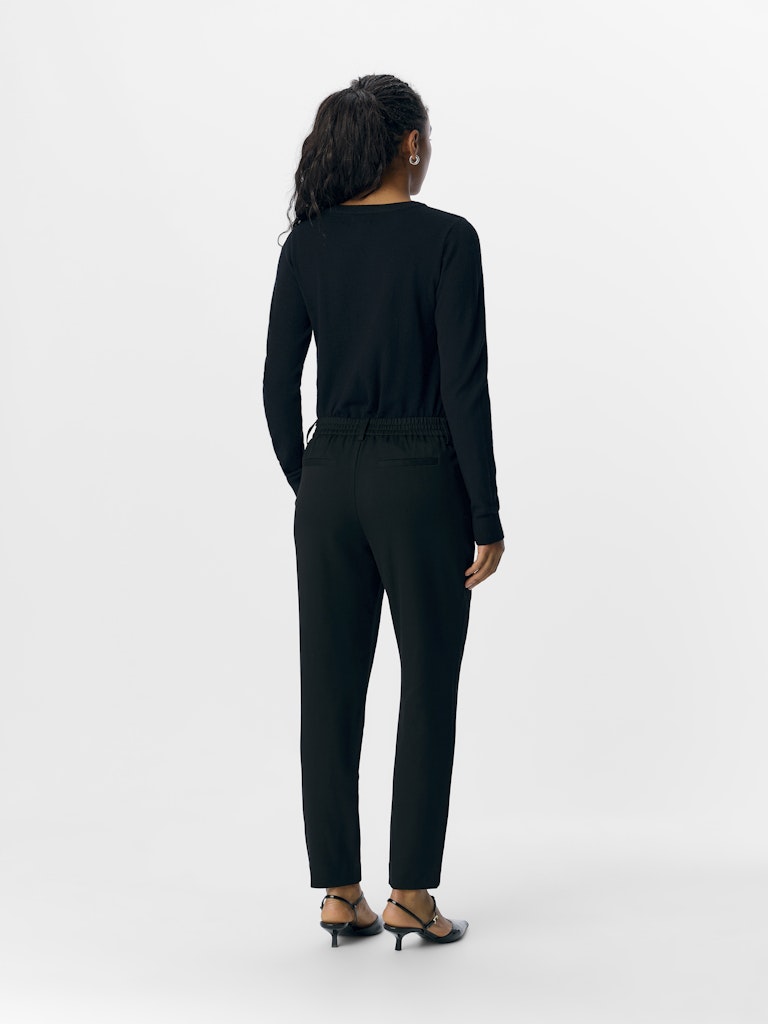 object-naisten-housut-objlisa-slim-pant-noos-black-2