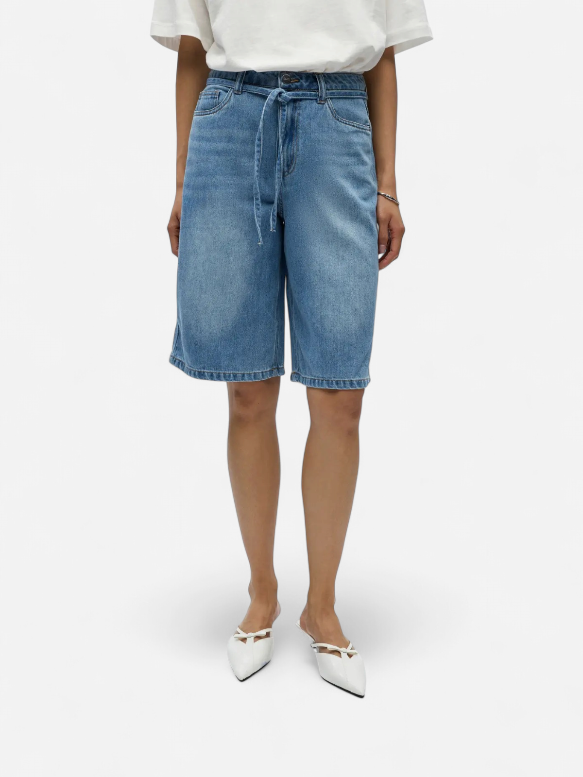 Object naisten farkkushortsit OBJRosie MW Lo Denim Long Shorts Noos, Light Blue Denim - Kekäle.fi