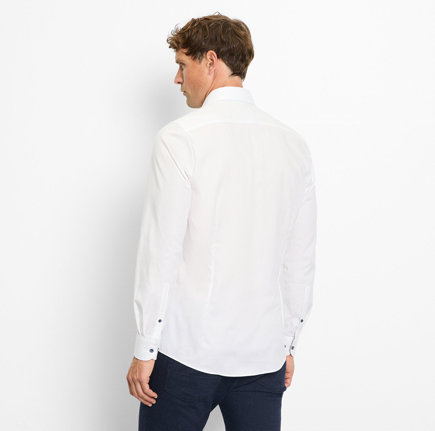 olymp-miesten-kauluspaita-051-level-5-body-fit-contrast-valkoinen-2