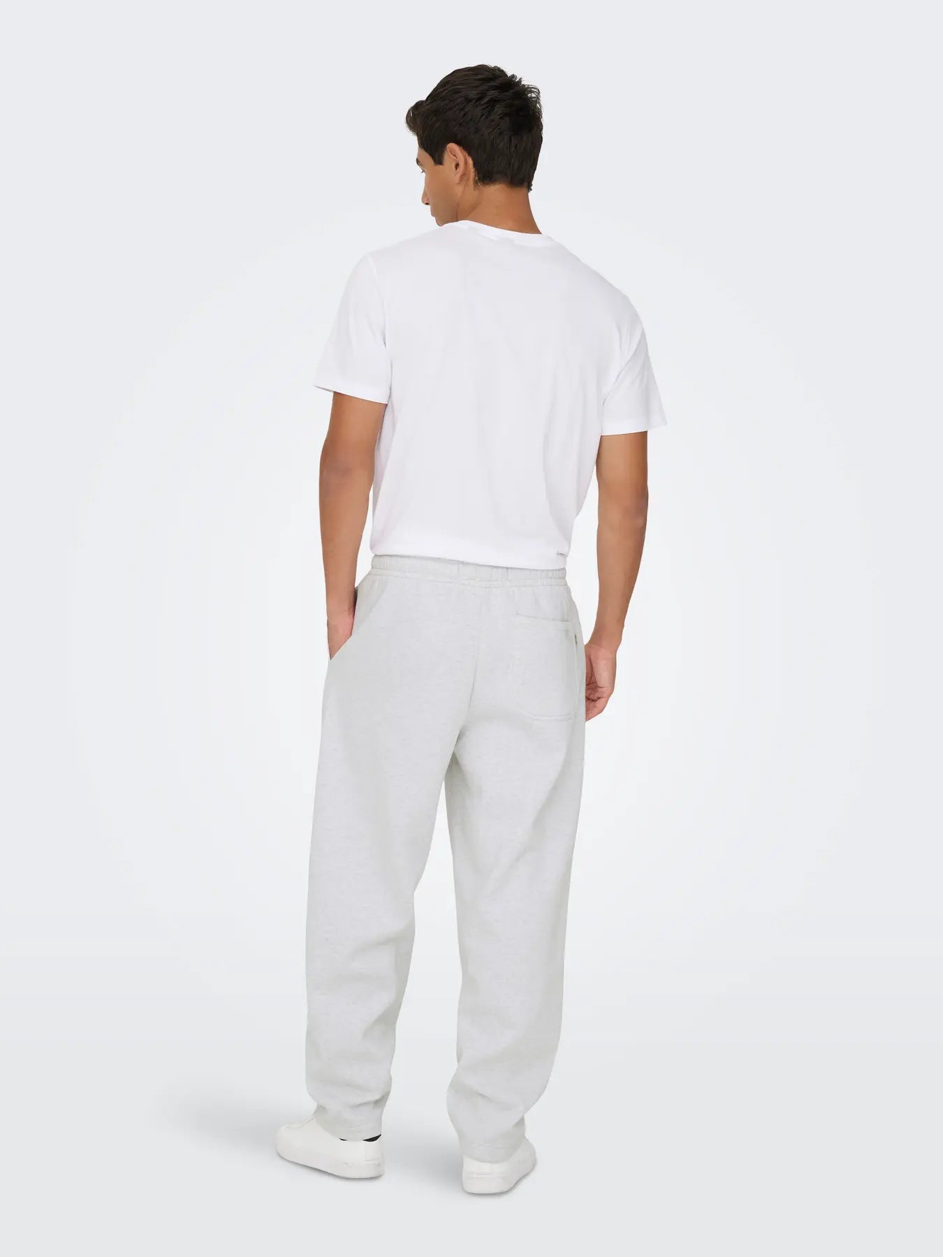 only-and-sons-miesten-collegehousut-onsceres-wide-pant-super-light-grey-melange-2