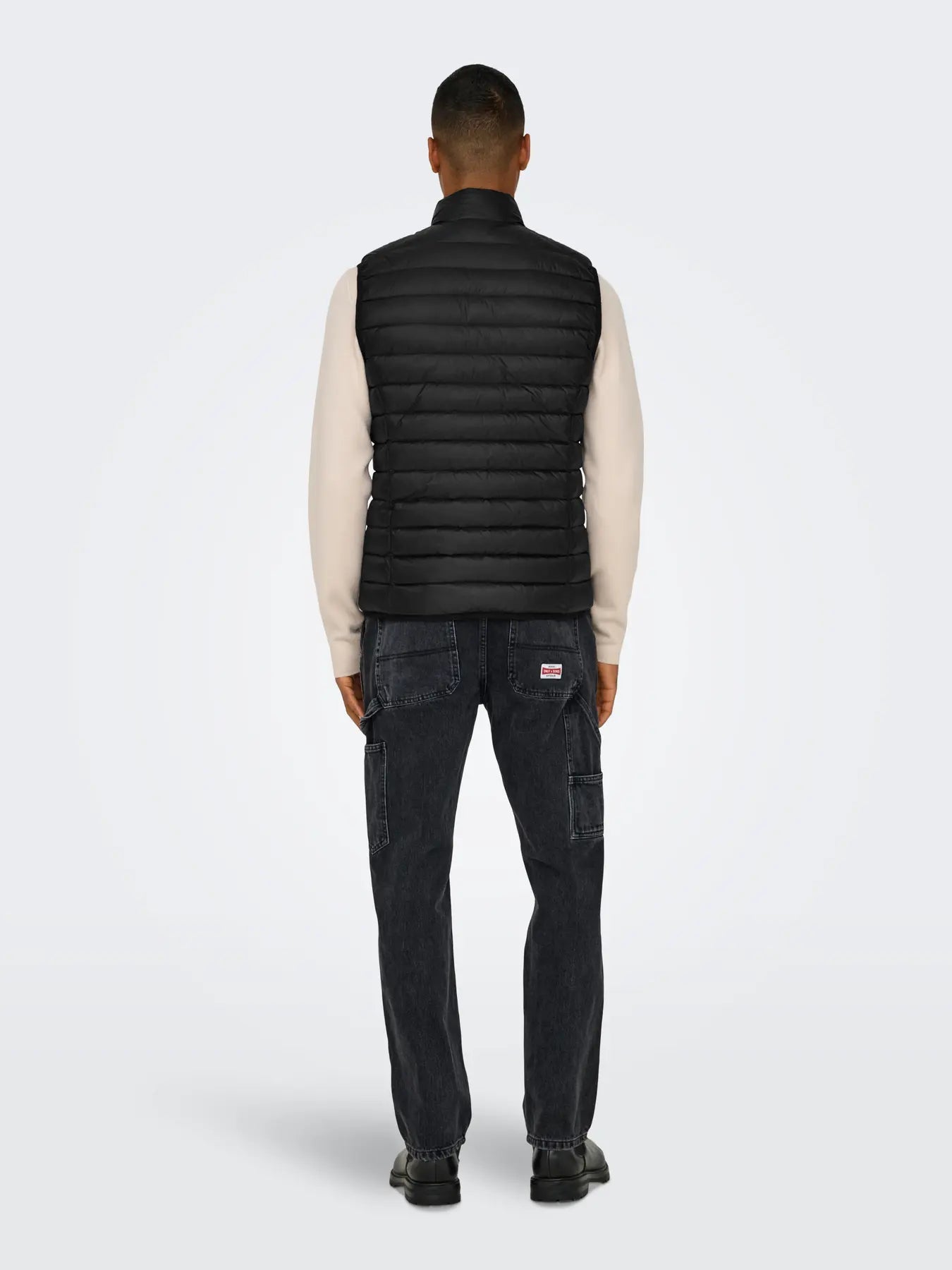 only-and-sons-miesten-toppaliivi-gavin-life-light-quilted-zip-vest-otw-musta-2