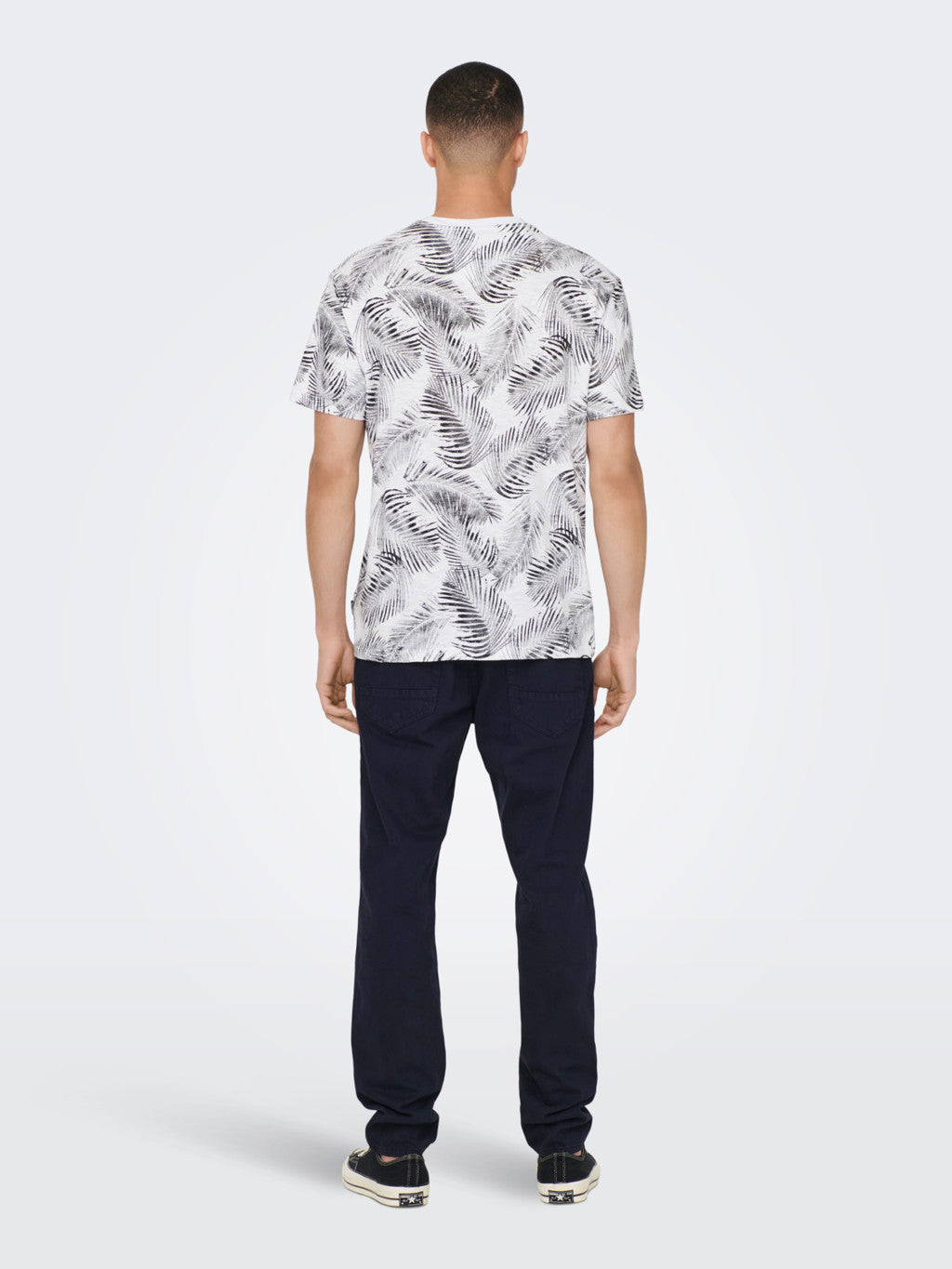 only-and-sons-t-paita-perry-reg-leaf-valkopohjainen-kuosi-2