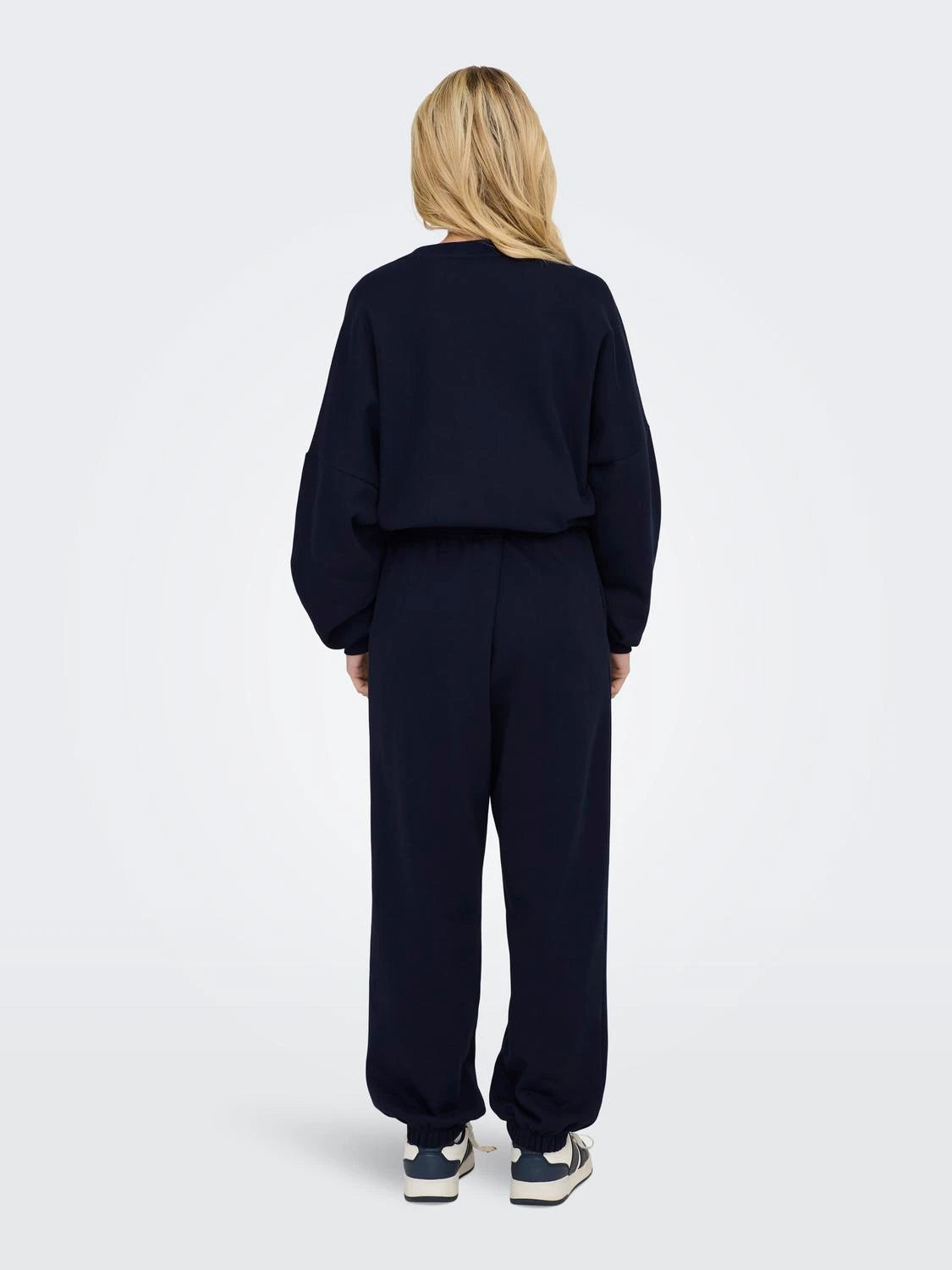 only-naisten-collegehousut-onldeborah-club-pant-tummansininen-2