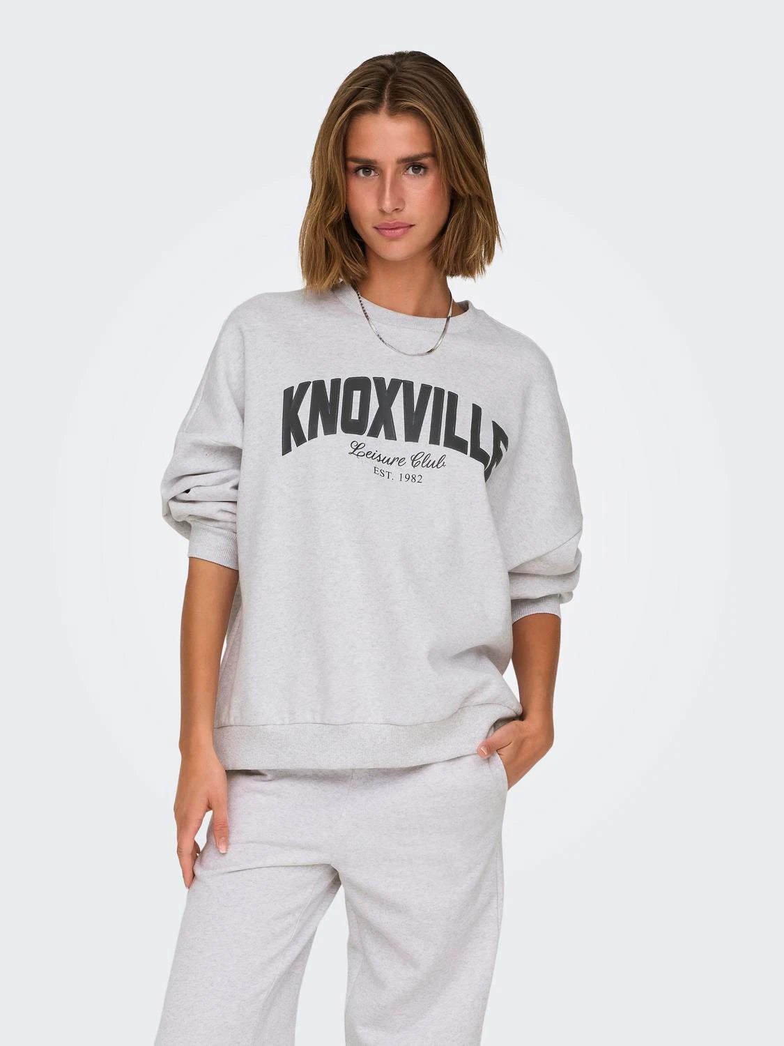 only-naisten-collegepusero-onldeborah-l-s-club-o-neck-vaaleanharmaa-1