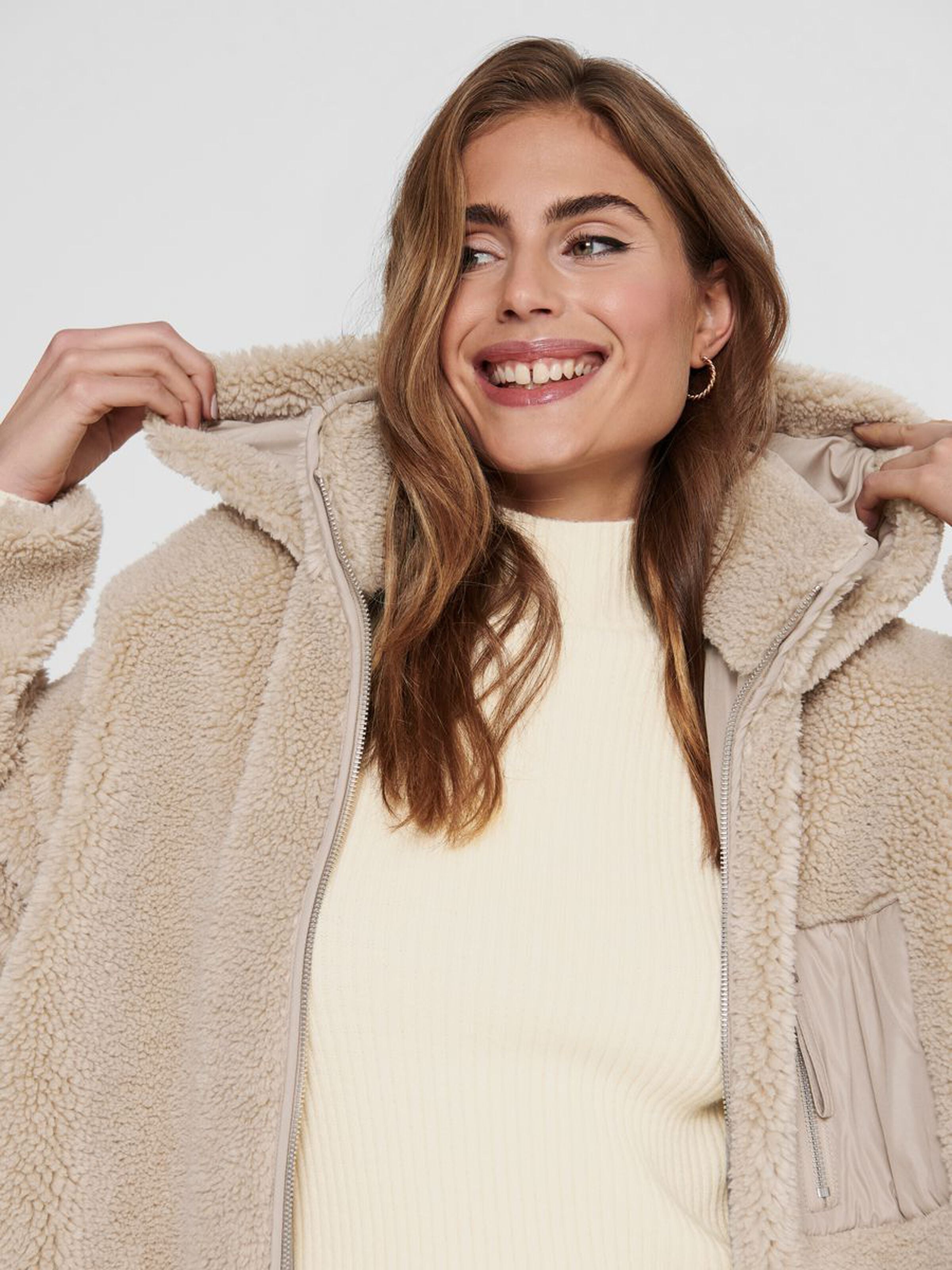 only-naisten-teddytakki-onlsascha-sherpa-jacket-cc-otw-luonnonvalkoinen-6