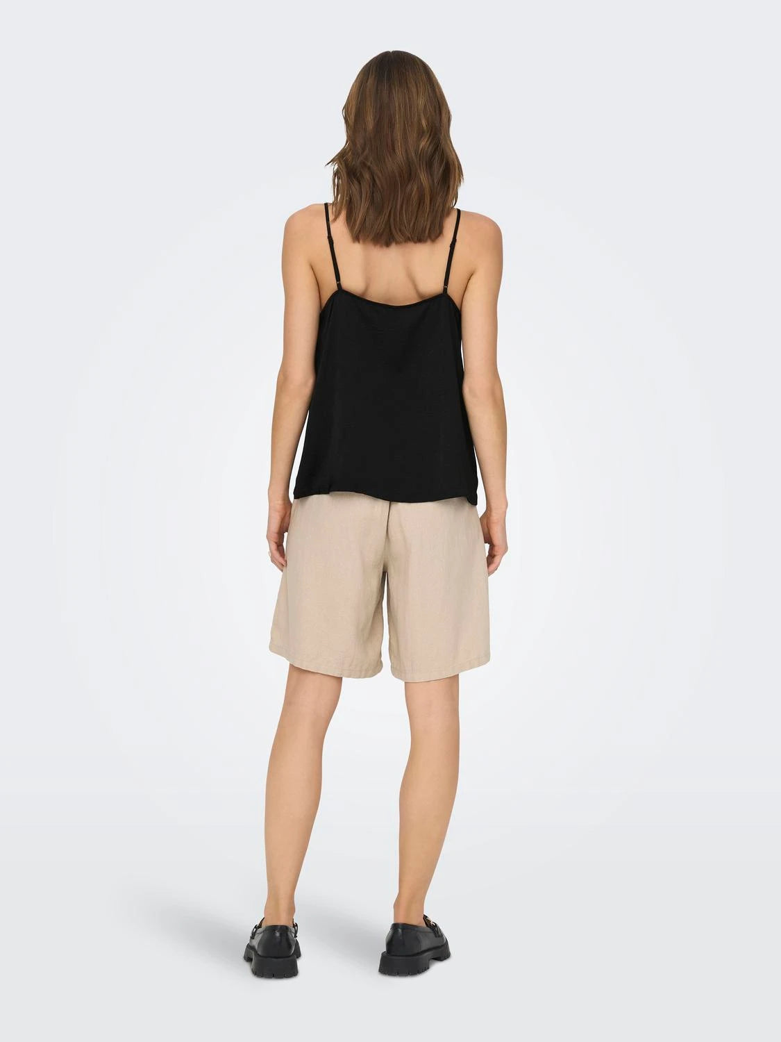 only-naisten-toppi-onldebbie-singlet-musta-2