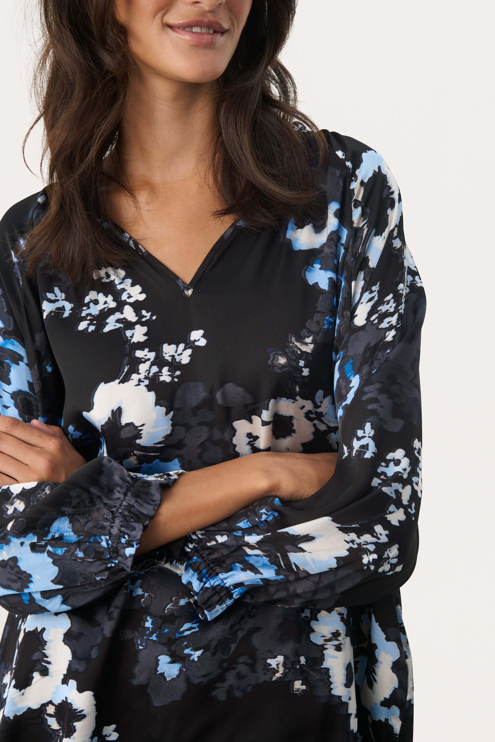 part-two-naisten-pusero-elsiapw-bl-dark-navy-blurred-flower-2