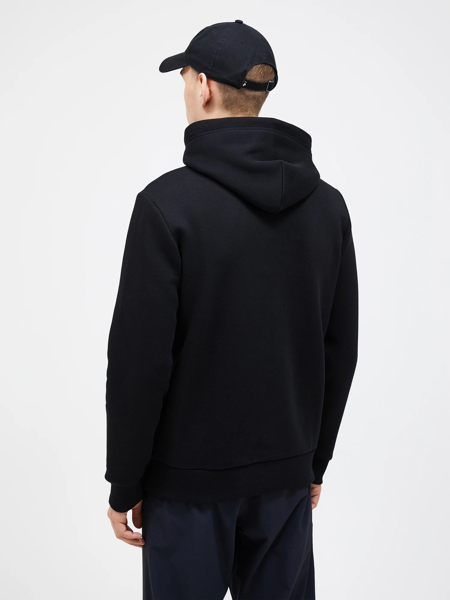 peak-performance-miesten-huppari-m-original-small-logo-hood-musta-2