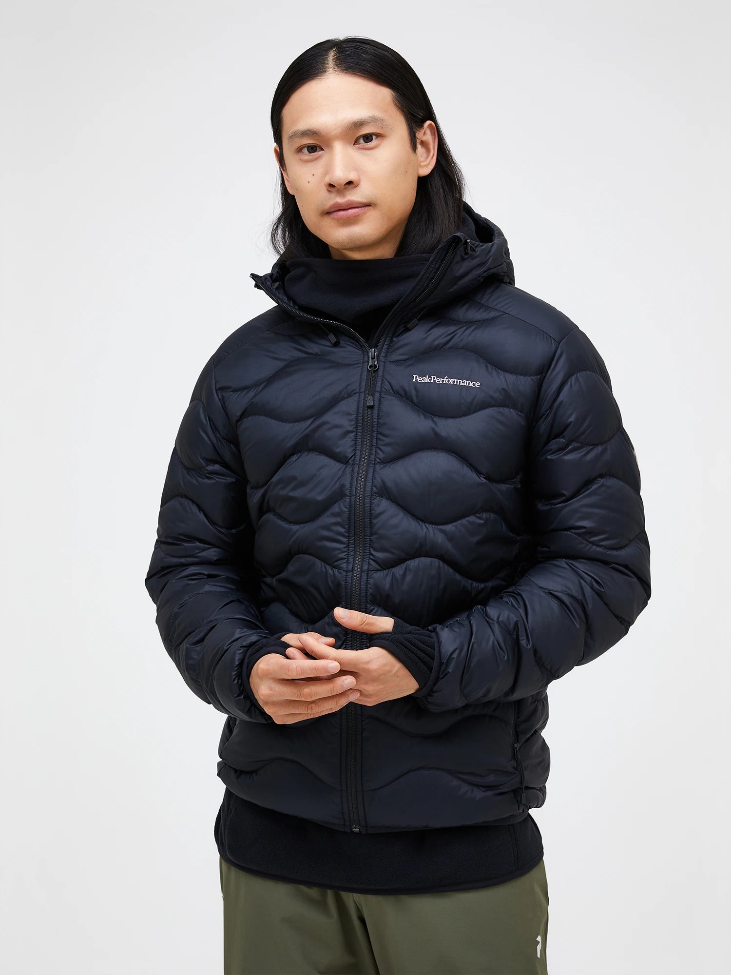 peak-performance-miesten-takki-m-helium-down-hood-jacket-musta-1