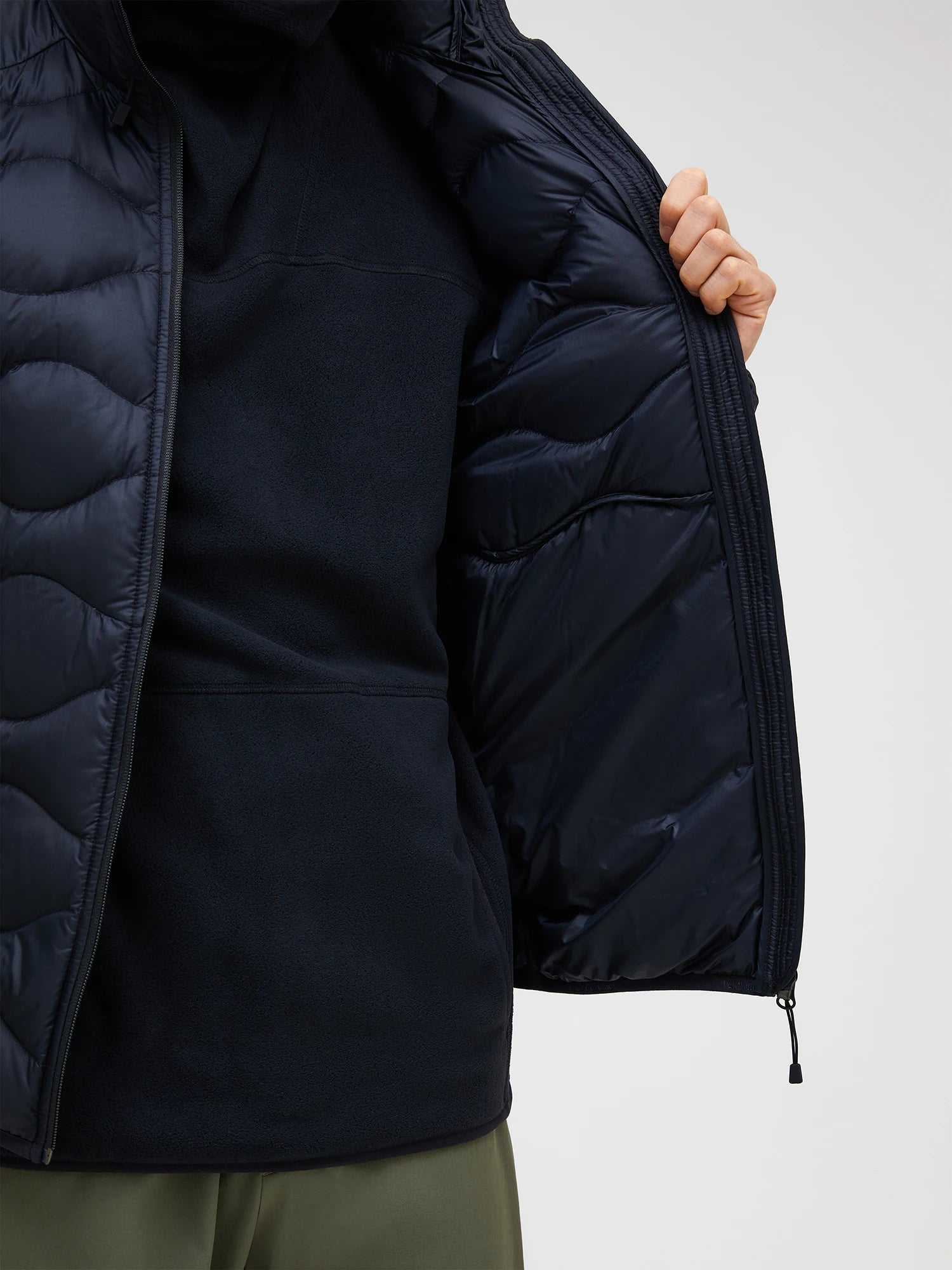 peak-performance-miesten-takki-m-helium-down-hood-jacket-musta-5