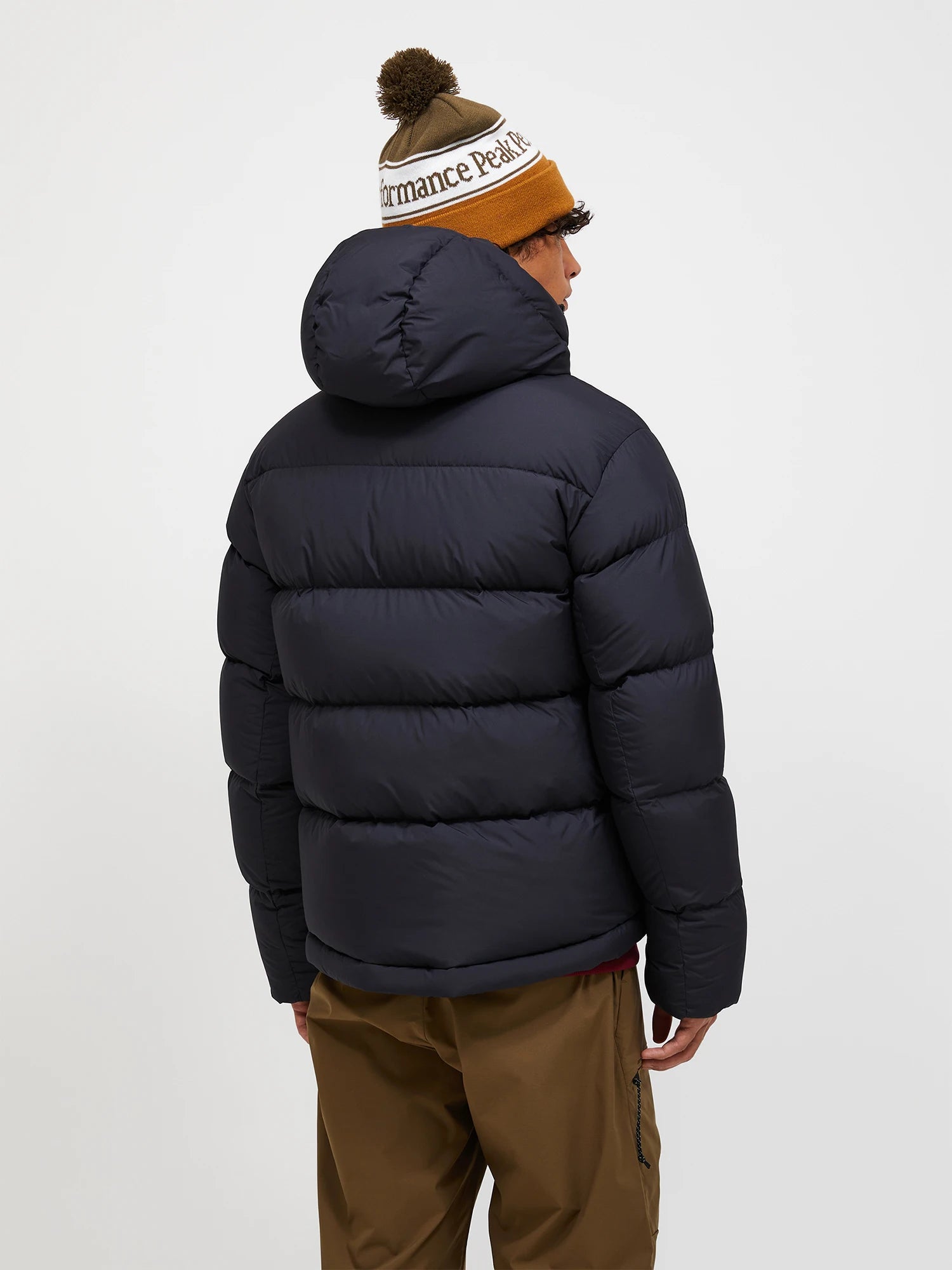 peak-performance-miesten-untuvatakki-m-rivel-down-jacket-musta-2
