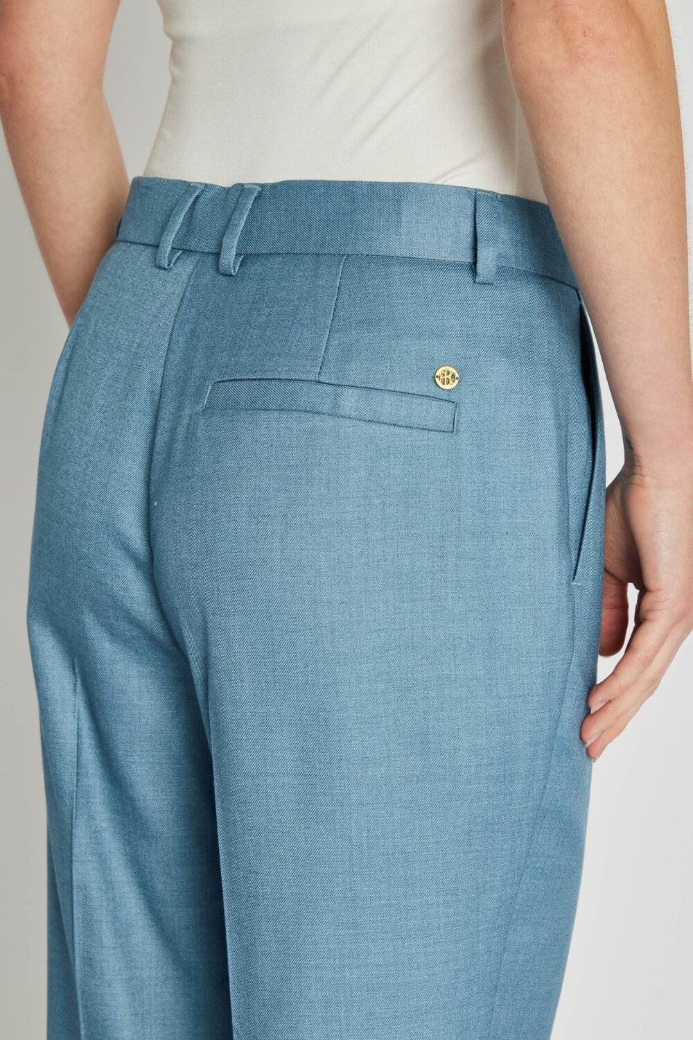 philosophy-blues-original-naisten-suorat-housut-amago-pants-vaaleansininen-2