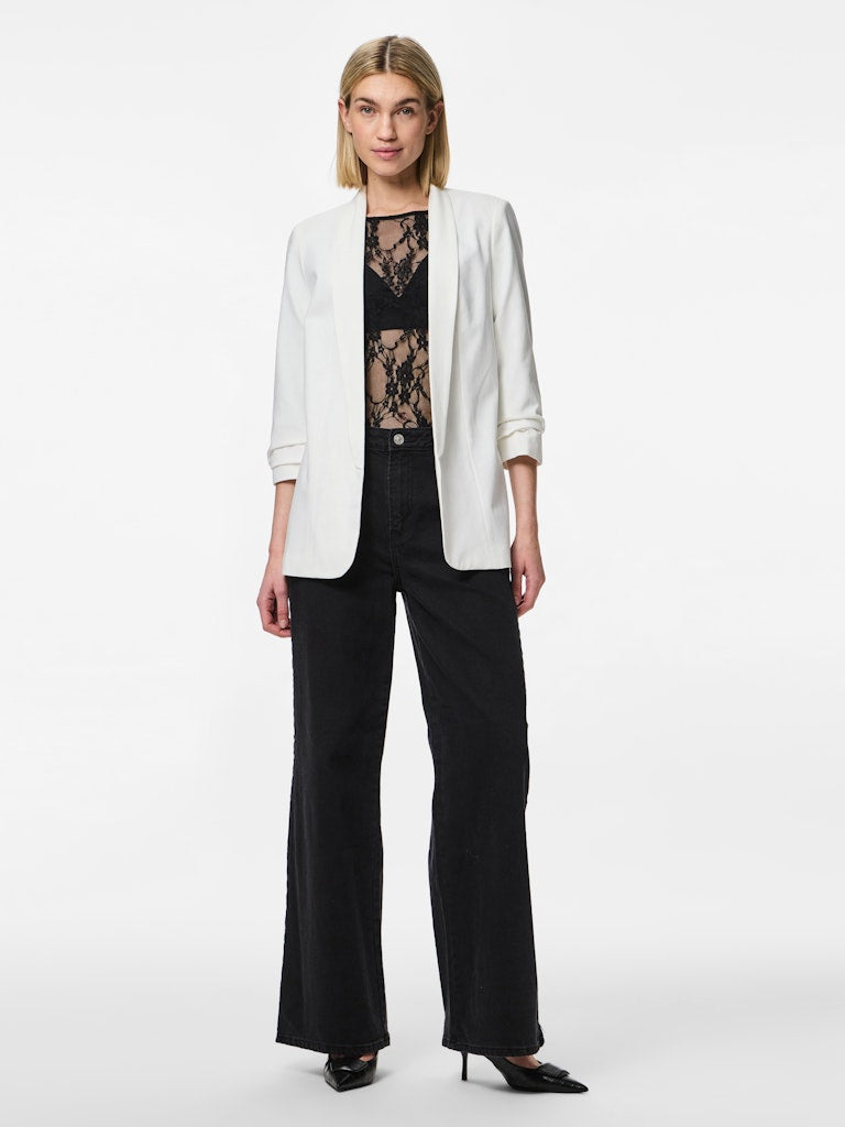 pieces-bleiseri-pcboss-blazer-cloud-dancer-4