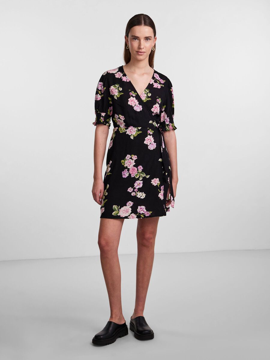 pieces-mekko-pctala-2-4-wrap-dress-musta-kuosi-1