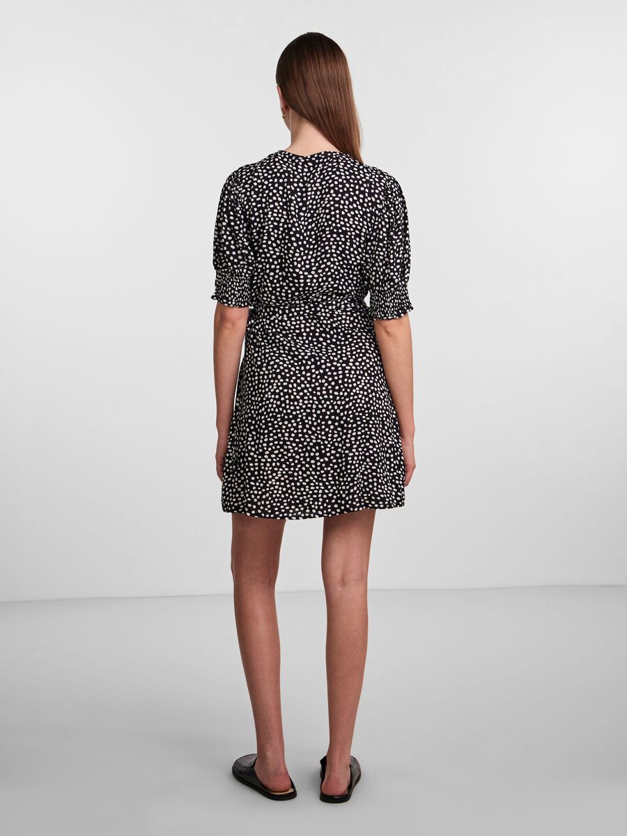 pieces-mekko-pctala-2-4-wrap-dress-mustavalkoinen-2