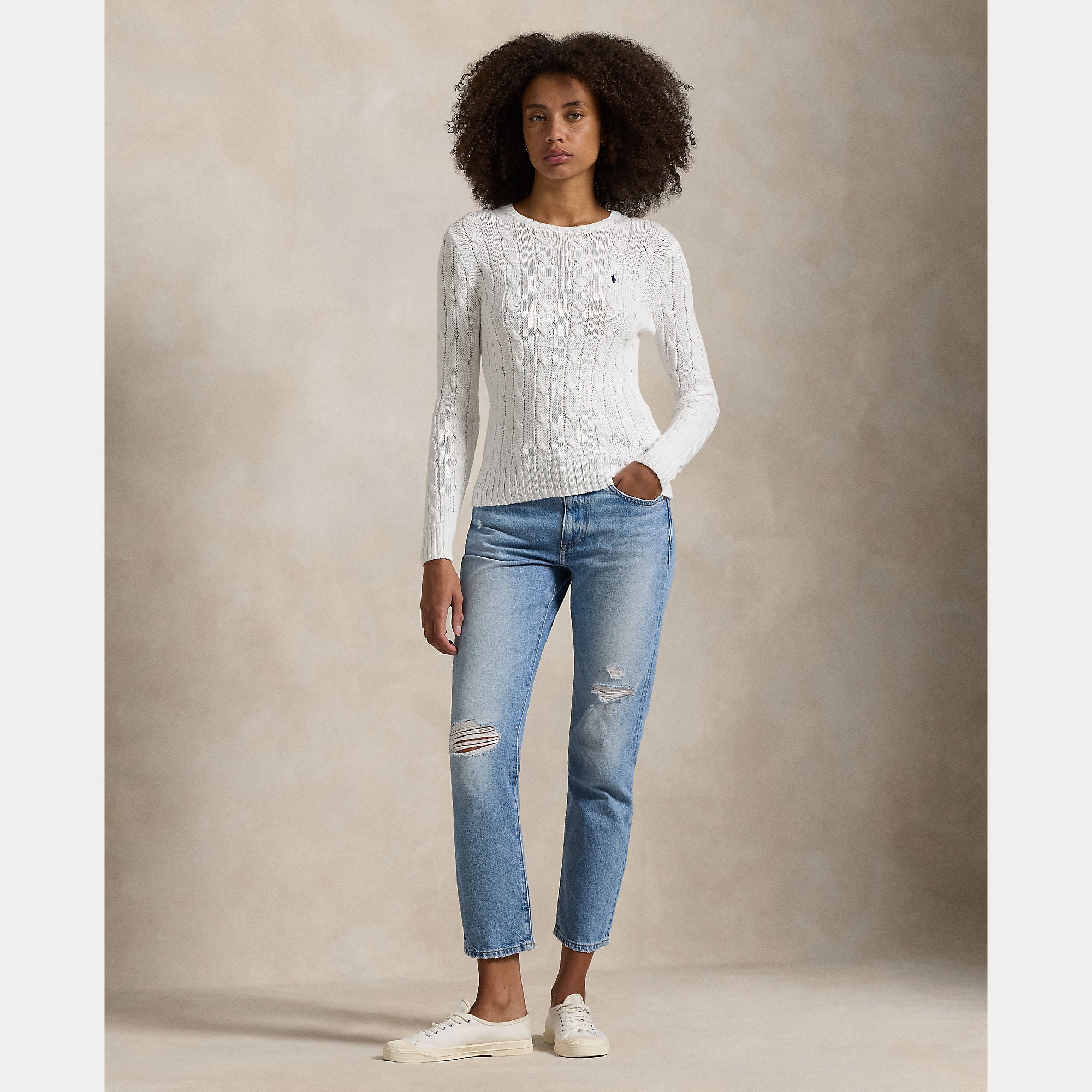 polo-ralph-lauren-naisten-neulepsuero-cable-knit-cotton-crewneck-sweater-valkoinen-4