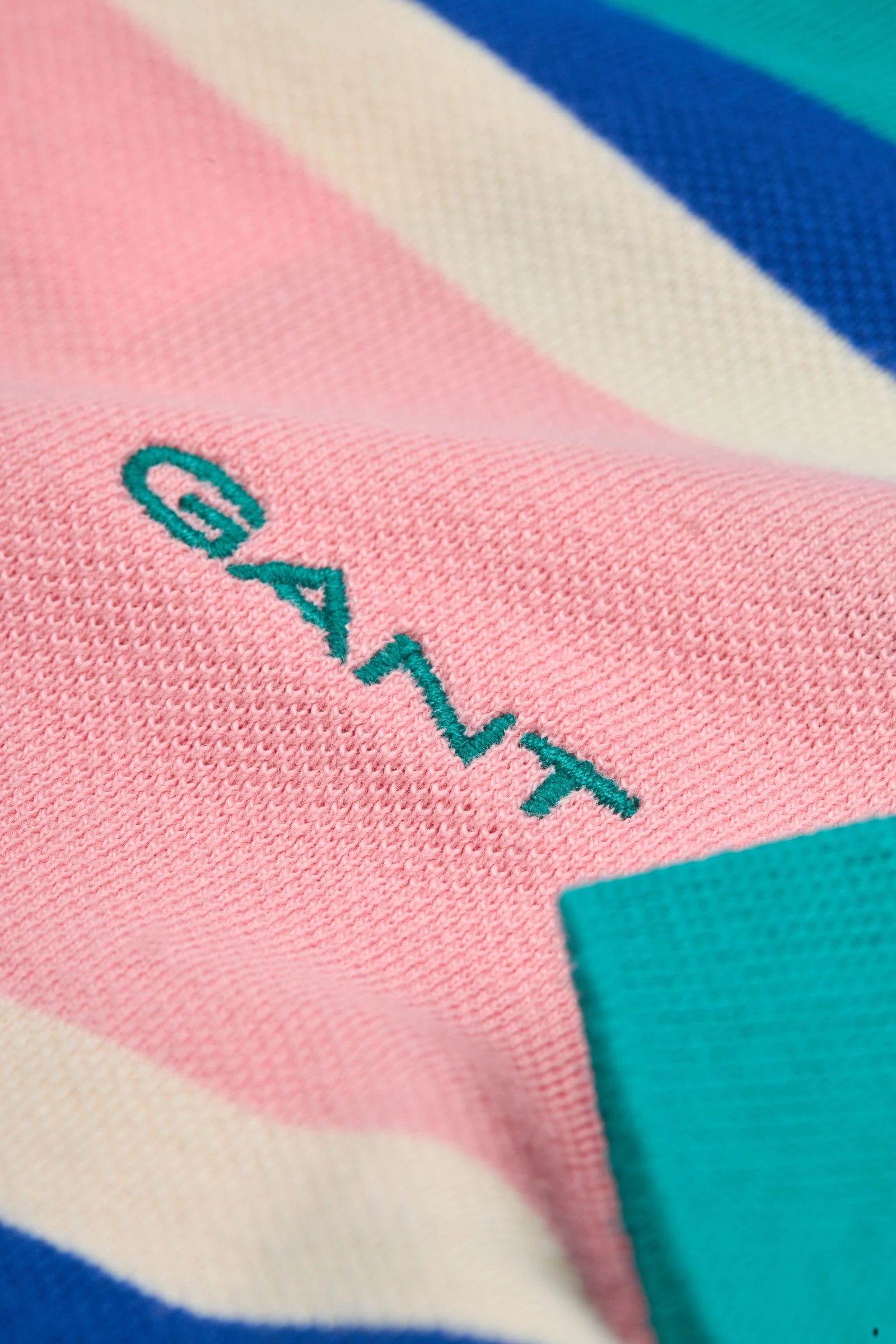 Gant miesten pikeepaita Multi Striped Piqué Polo Shirt, raidallinen pinkki
