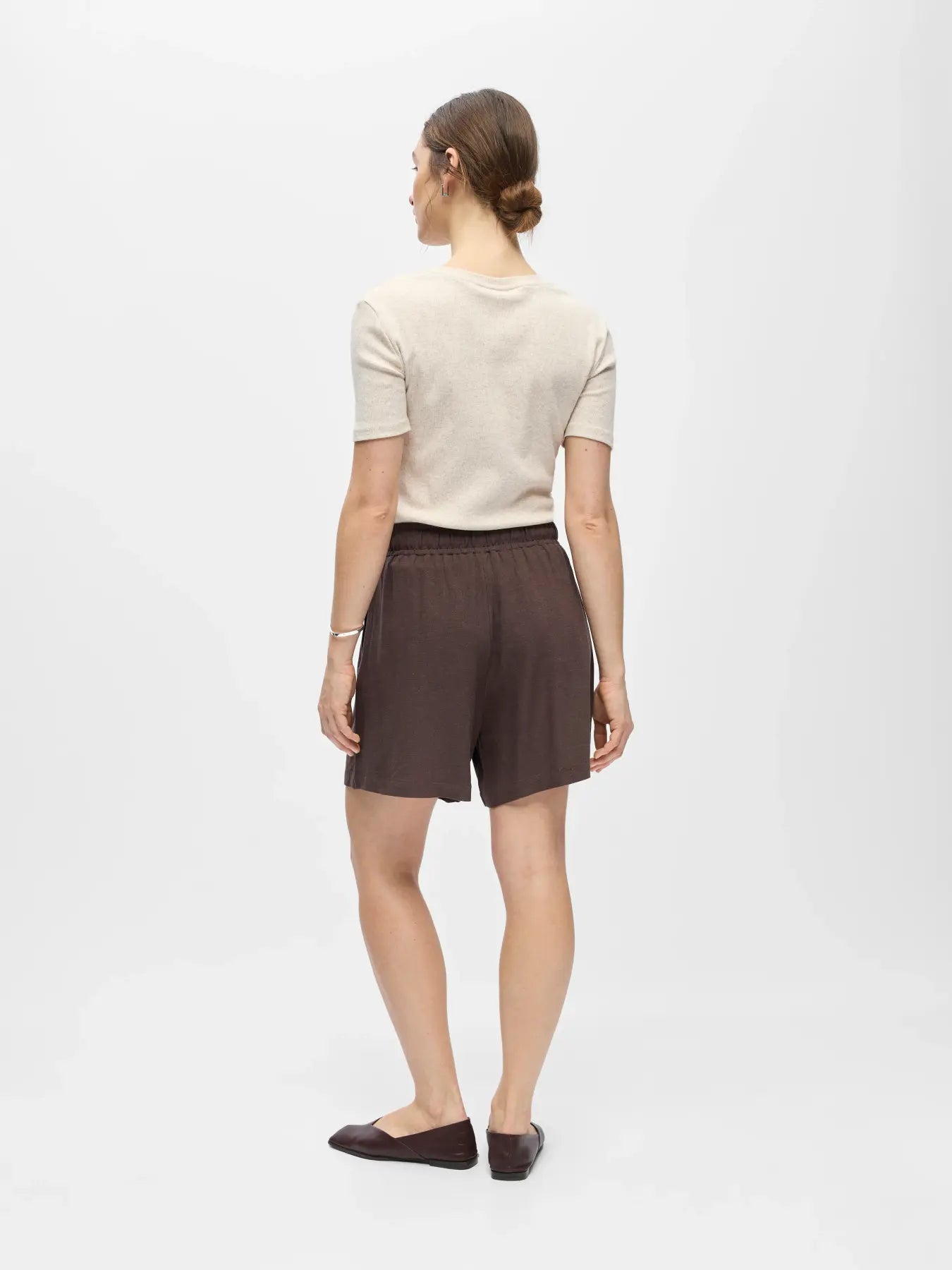 Object naisten shortsit OBJSanne HW Wide Shorts, tummanruskea