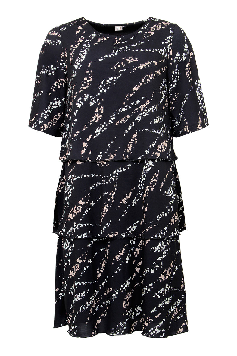 s-t-i-naisten-mekko-jena-tricot-dress-musta-kuosi-1