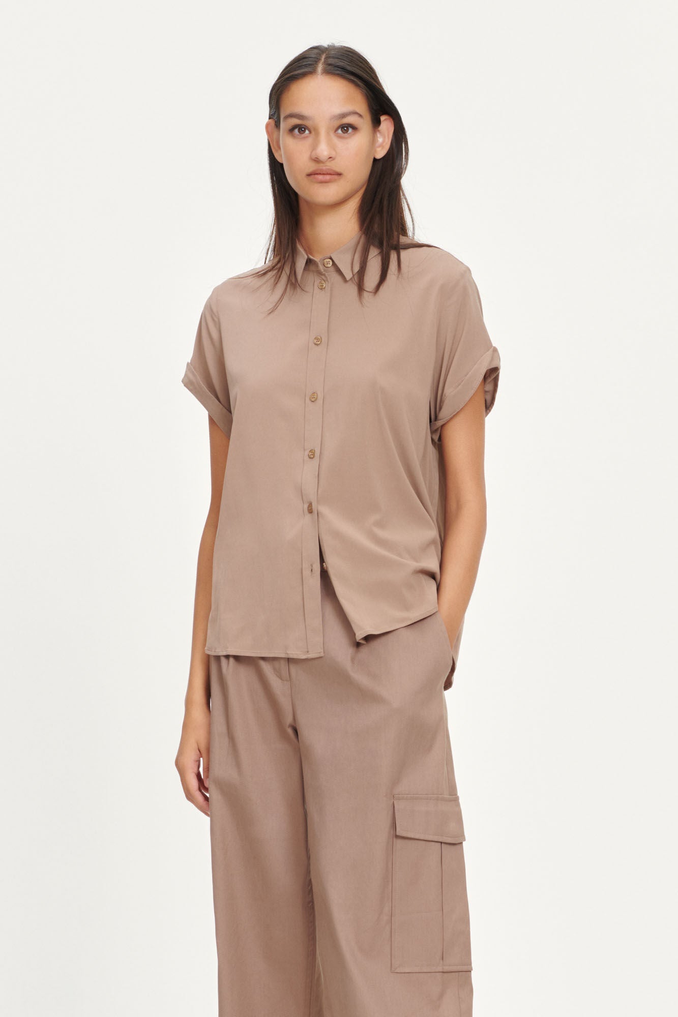 samsoe-and-samsoe-naisten-lyhythihainen-kauluspaita-majan-ss-shirt-9942-beige-1