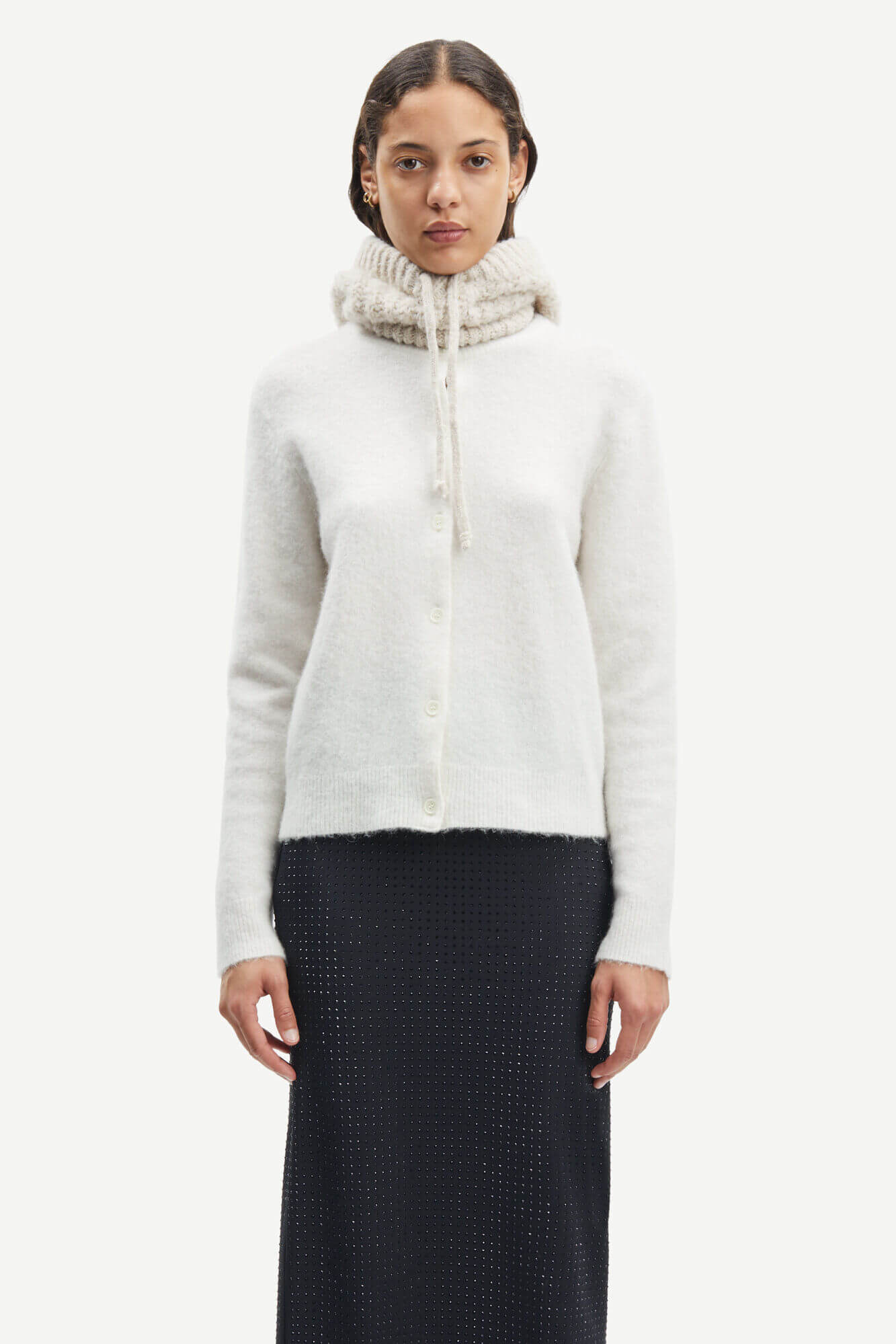 samsoe-and-samsoe-naisten-neuletakki-nor-short-cardigan-7355-luonnonvalkoinen-1