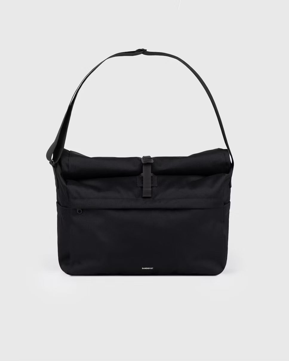 sandqvist-miesten-laukku-icon-messenger-bag-musta-1