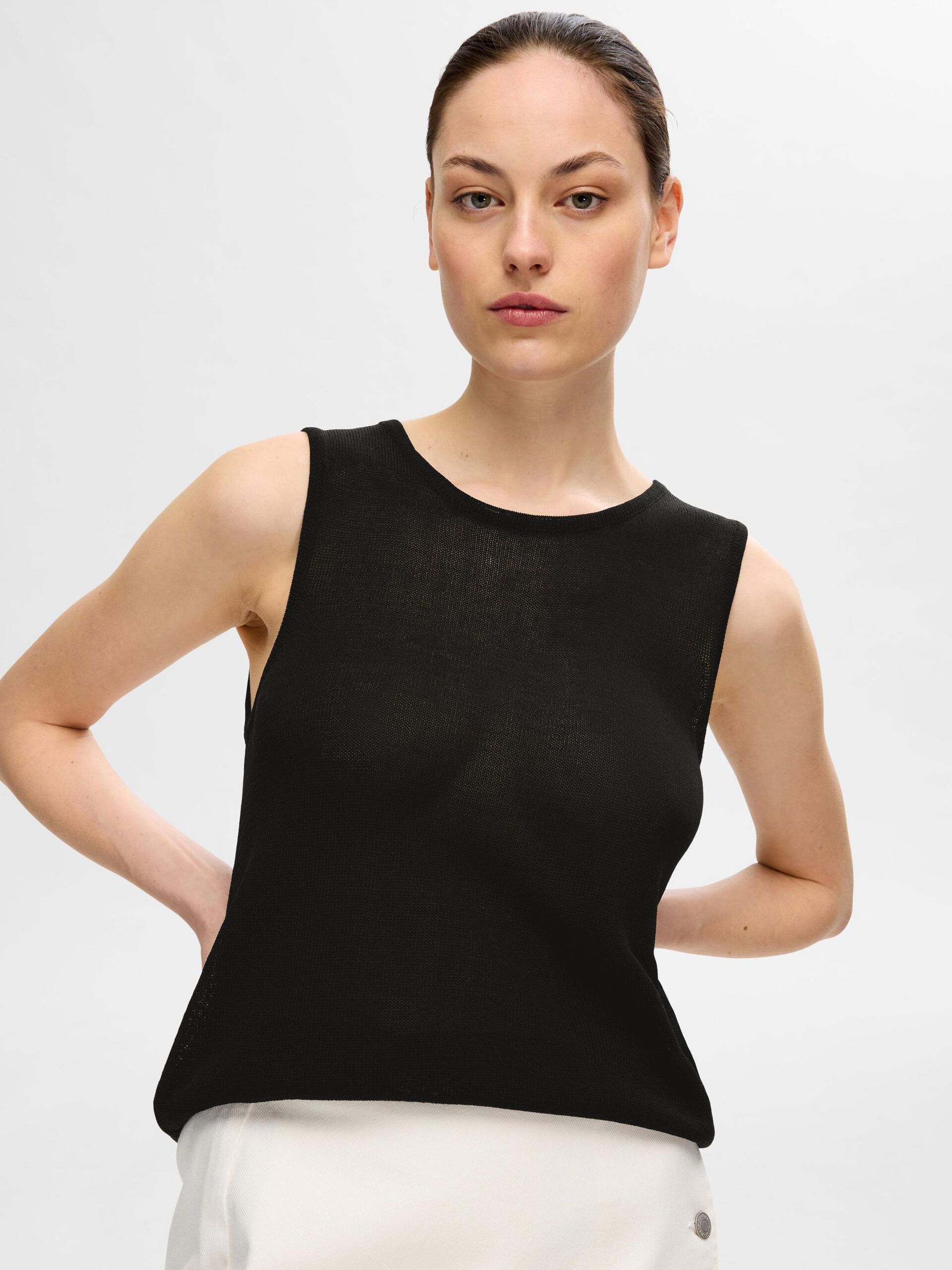 selected-femme-naisten-hihaton-toppi-slfmoon-sus-sl-knit-top-musta-4