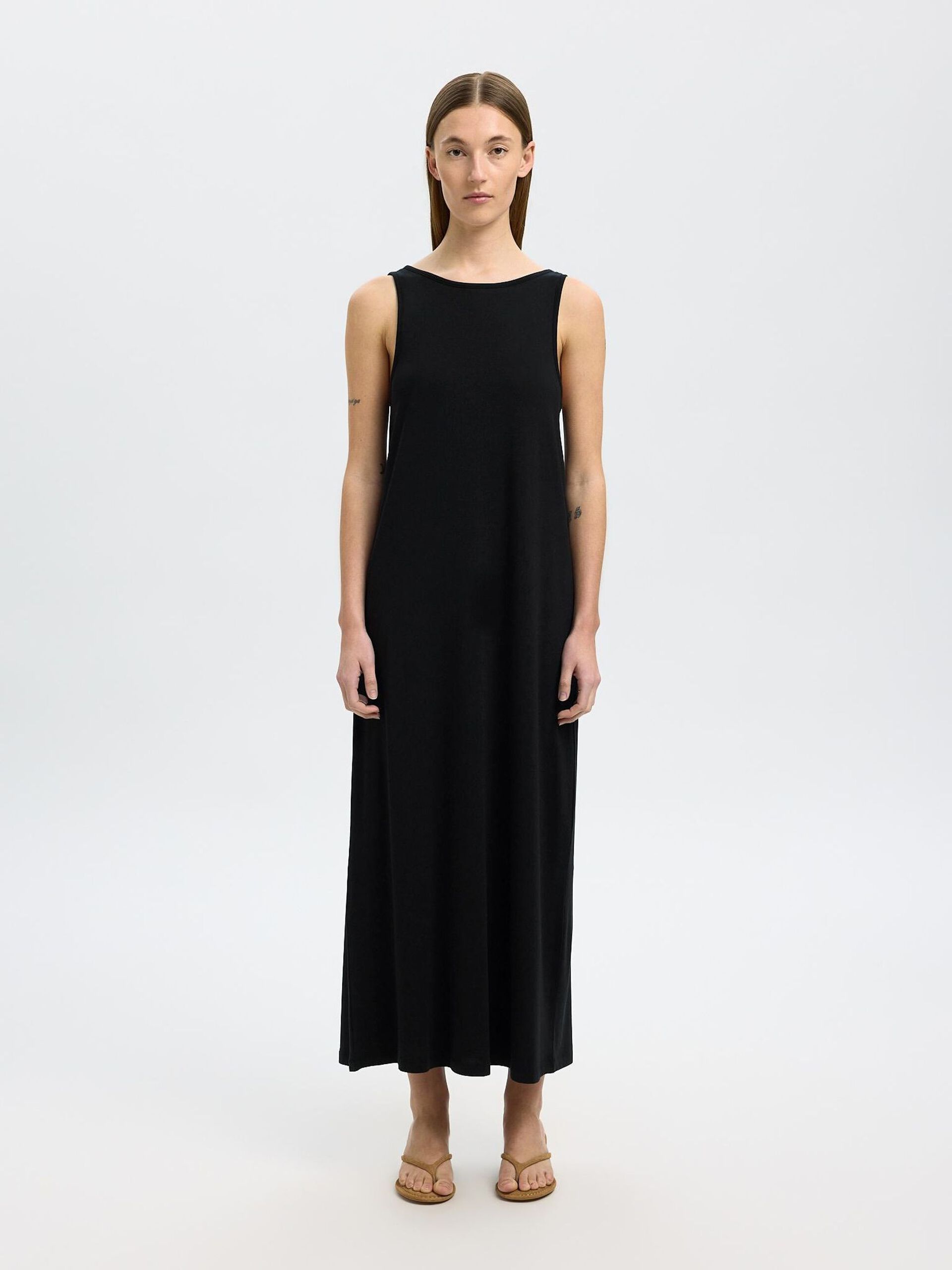 selected-femme-naisten-mekko-slfanola-sl-low-back-ankle-dress-musta-1