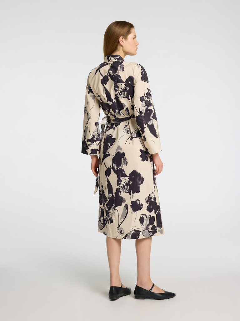 selected-femme-naisten-mekko-slfaviana-ls-aop-midi-wrap-dress-valkopohjainen-kuosi-2