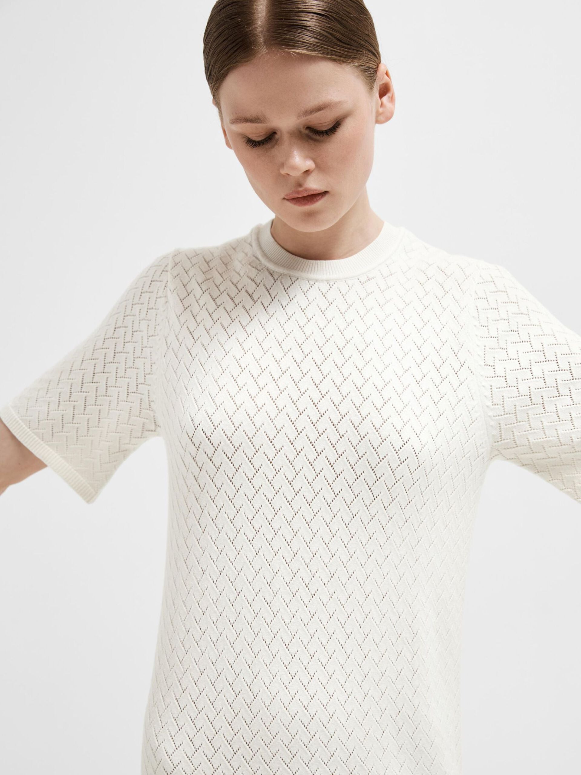 selected-femme-naisten-midimekko-slfhelena-2-4-knit-dress-luonnonvalkoinen-3