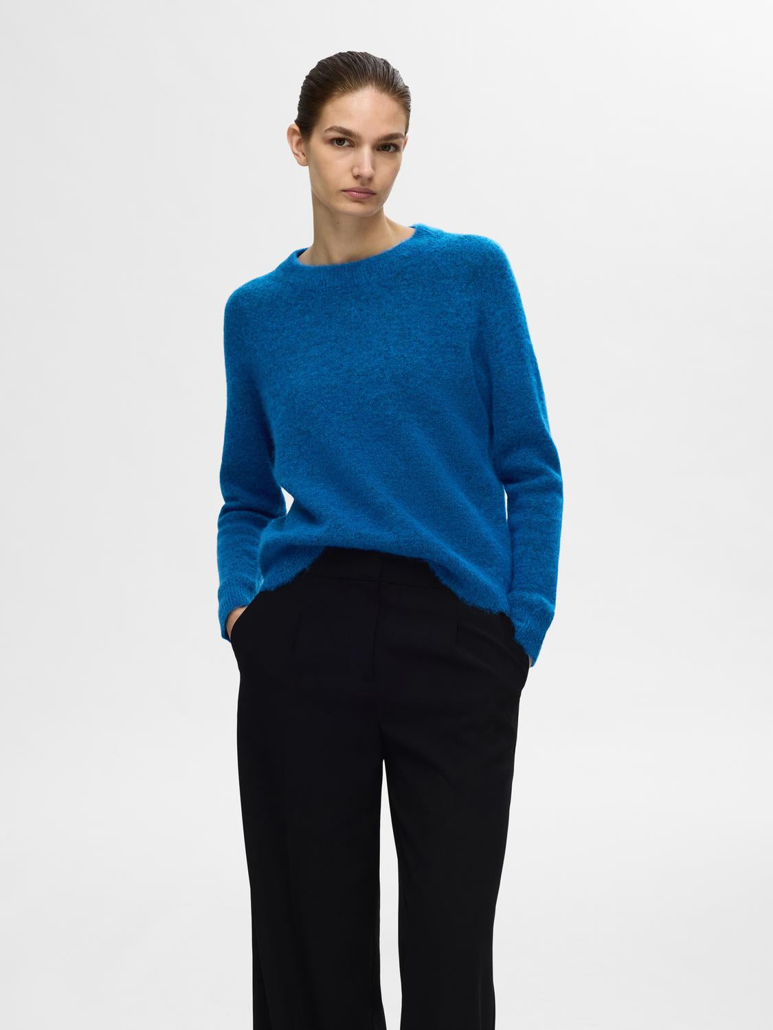 selected-femme-naisten-neulepaita-lulu-ls-knit-o-neck-sininen-1