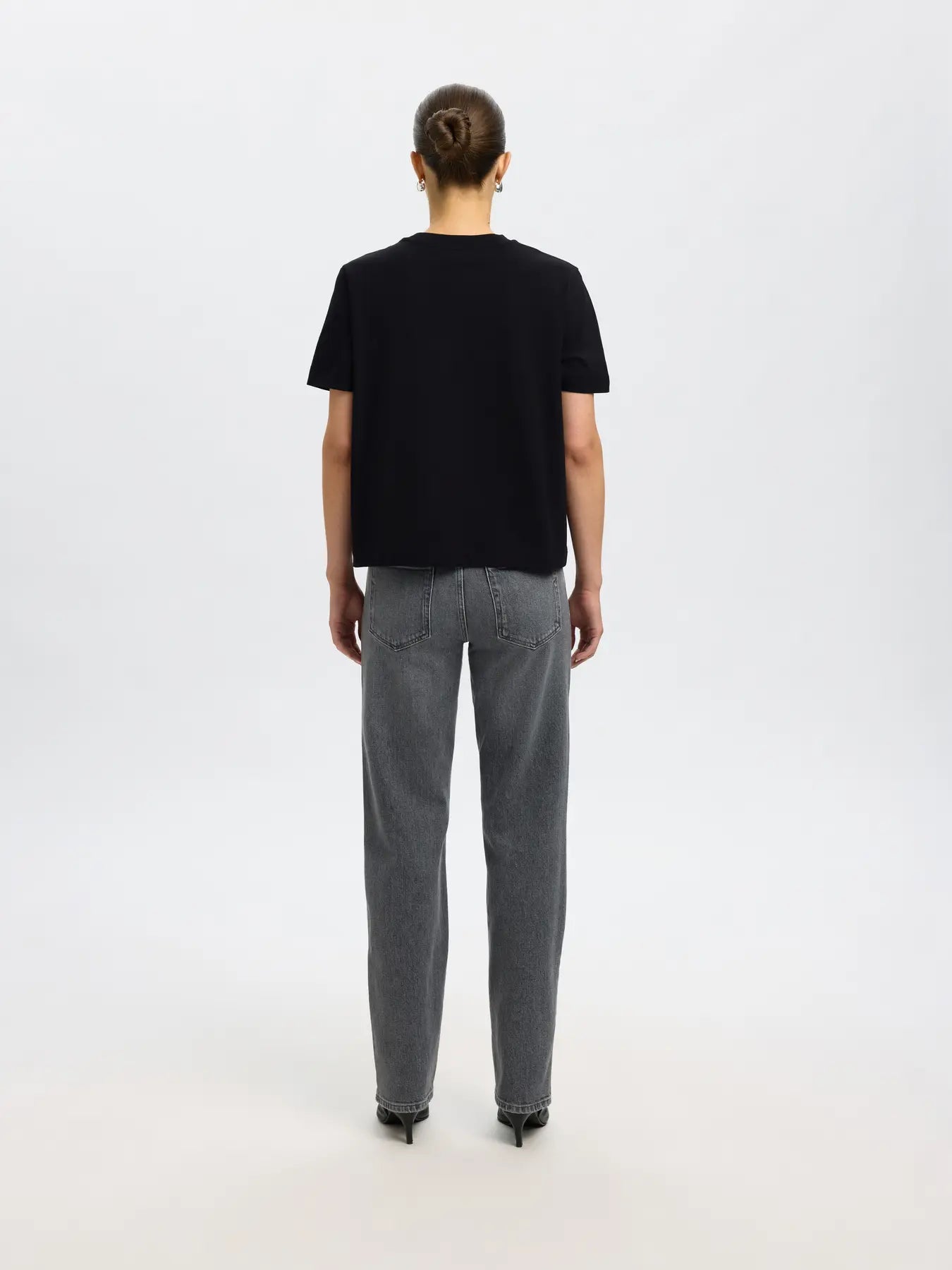 selected-femme-naisten-t-paita-slfessential-ss-boxy-tee-noos-black-2