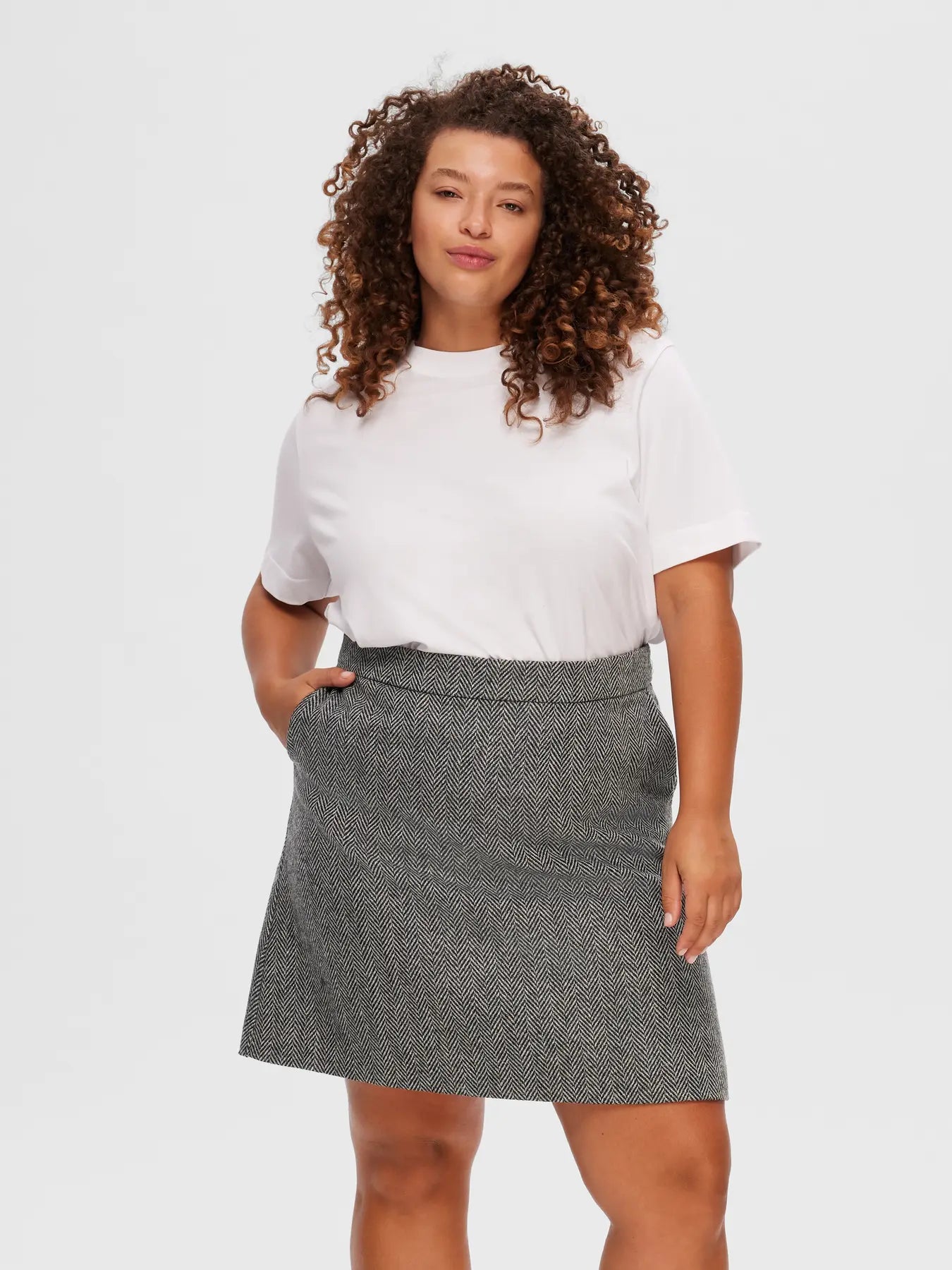 selected-femme-naisten-t-paita-slfessential-ss-boxy-tee-noos-bright-white-1