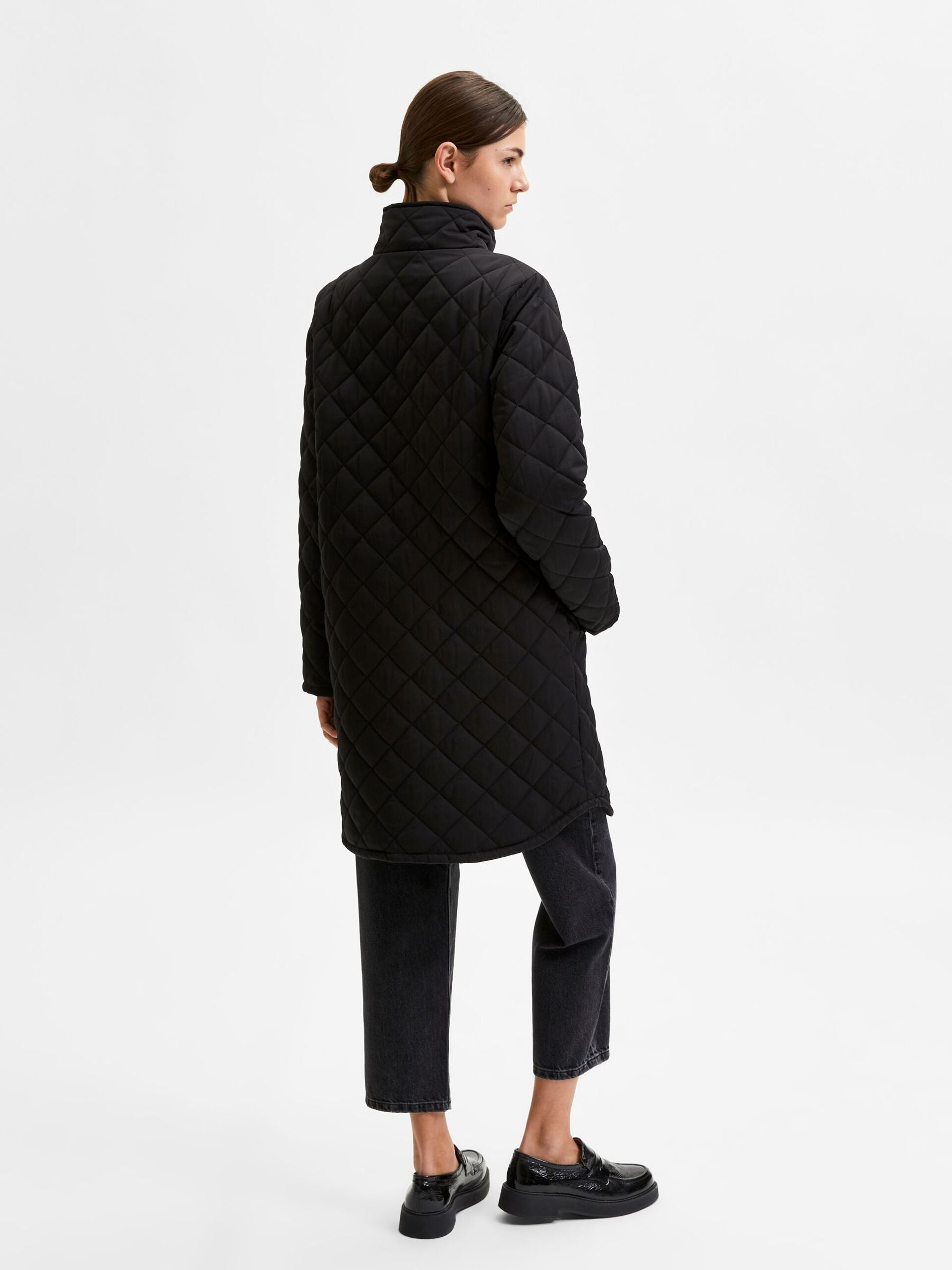 selected-femme-naisten-tikkitakki-slffilly-quilted-coat-b-musta-2