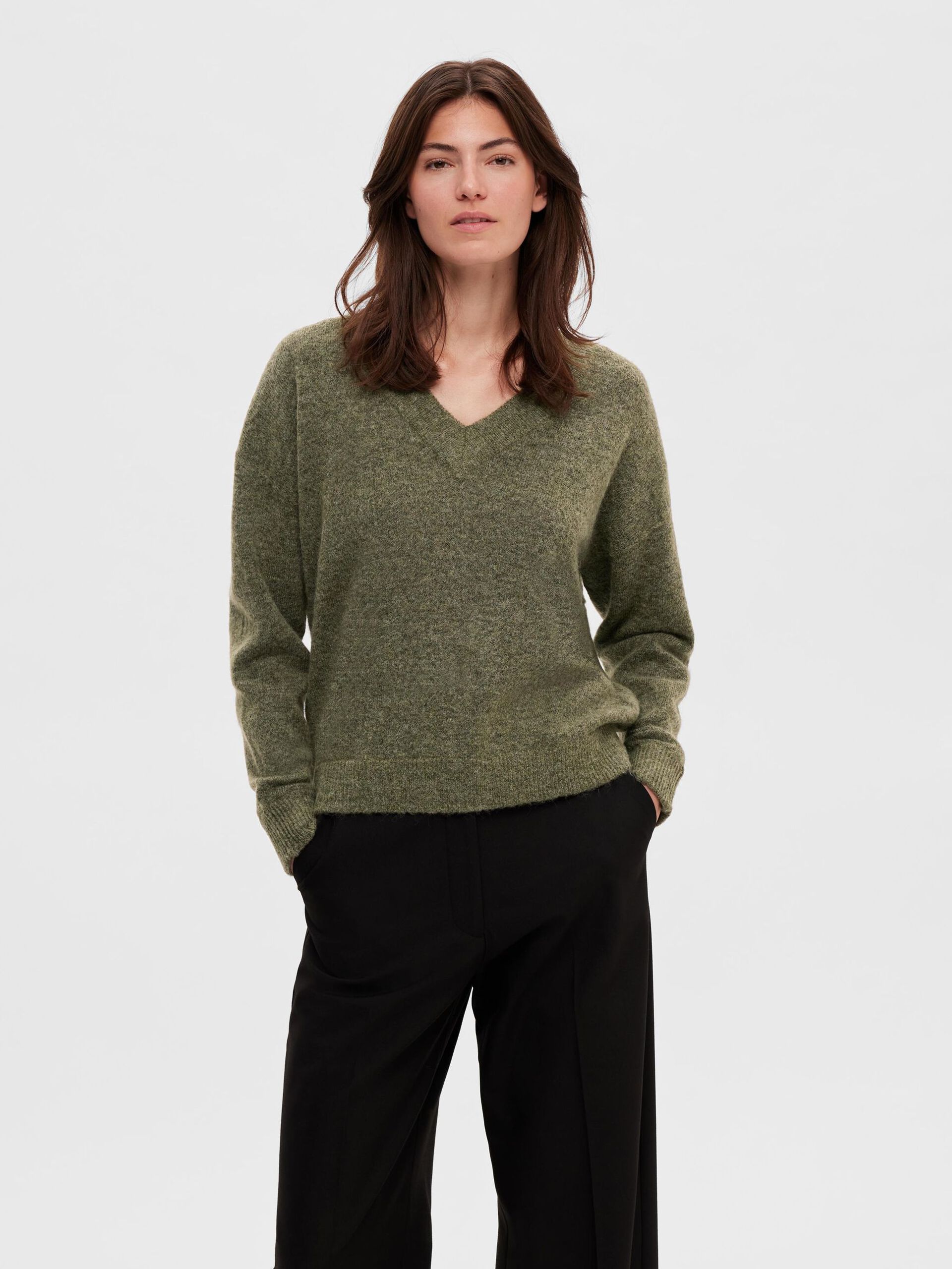 selected-femme-neule-slfmaline-ls-knit-v-neck-armeijanvihrea-1